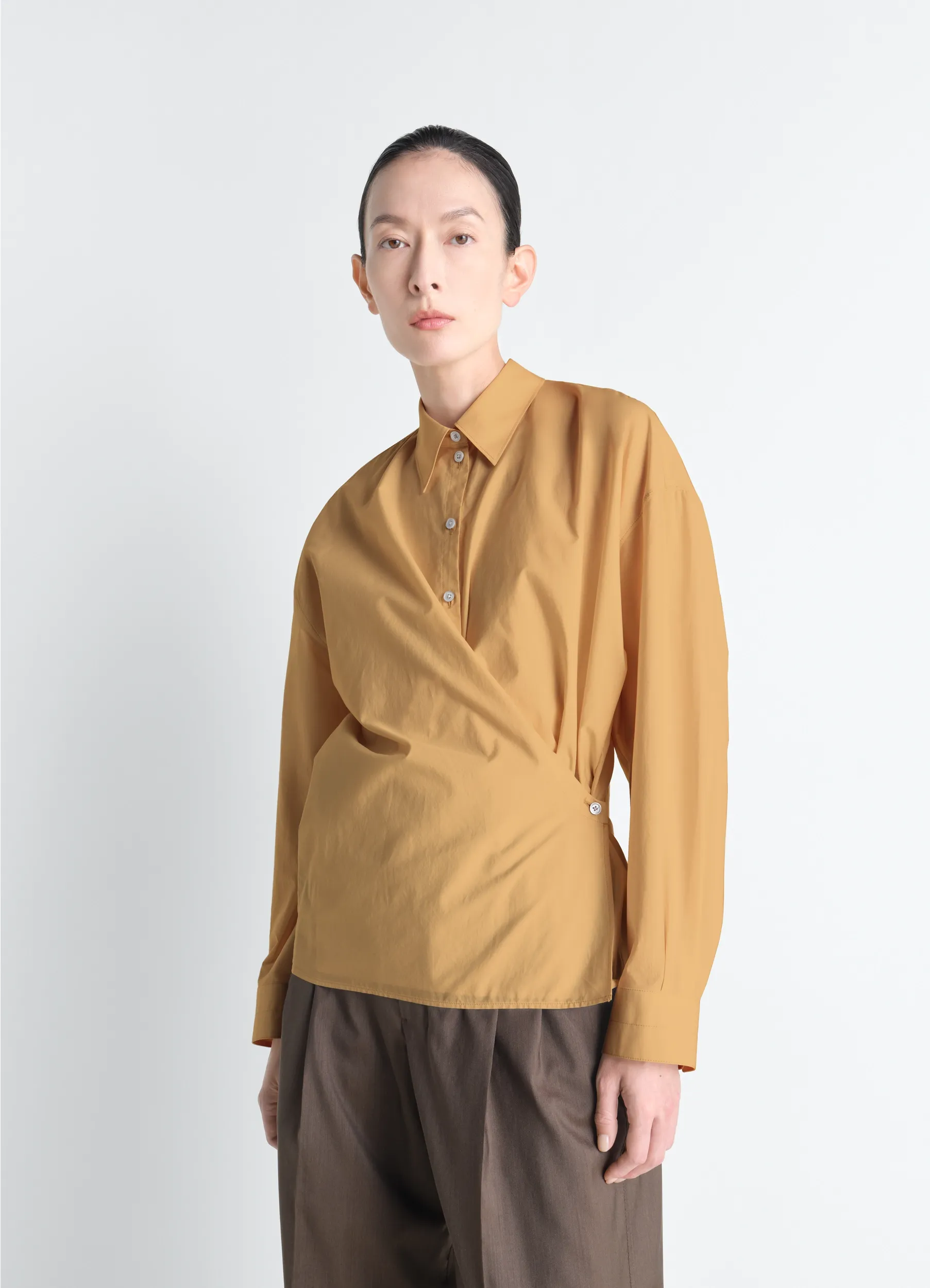 STRAIGHT COLLAR TWISTED SHIRT IN WASHED COTTON SILK sold by Lemaire