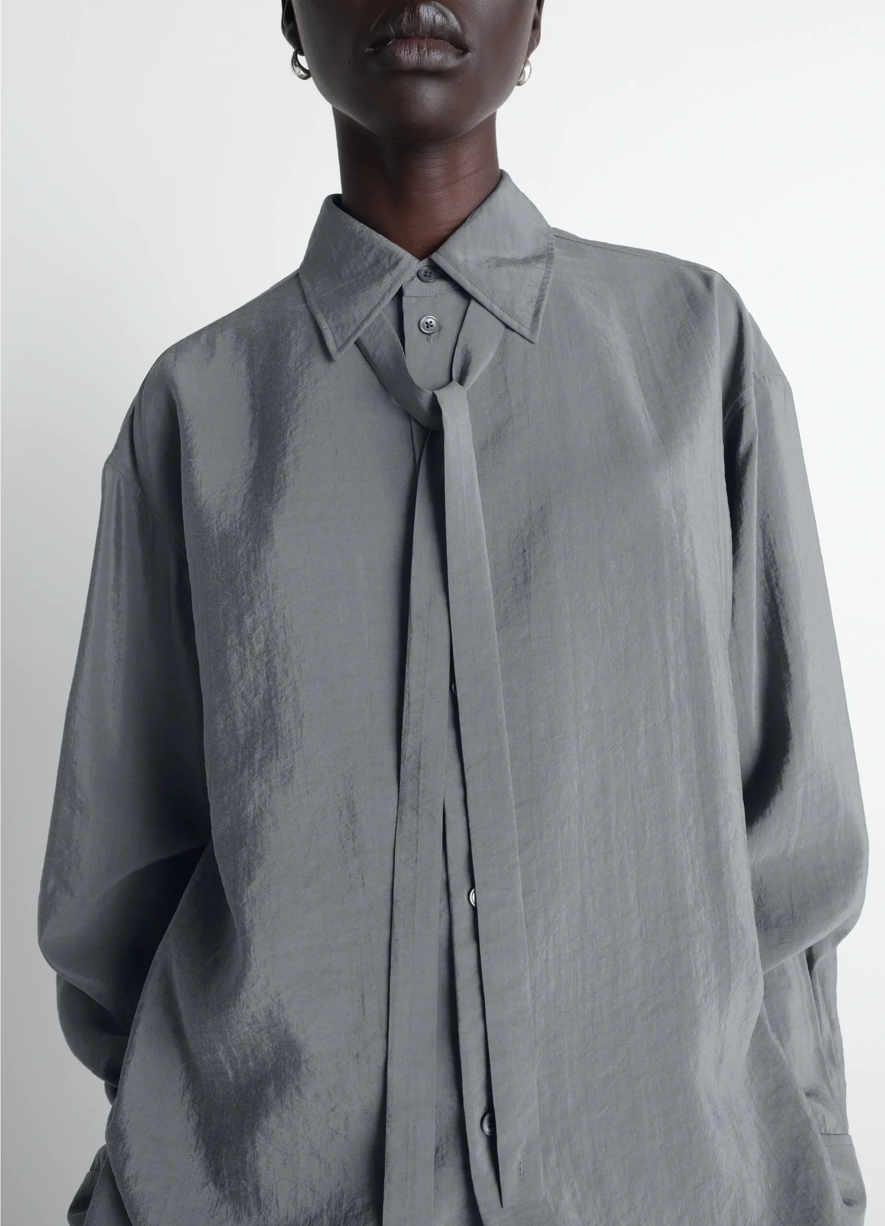 LONG SHIRT WITH TIE IN DRY SILK sold by Lemaire product image thumbnail 3