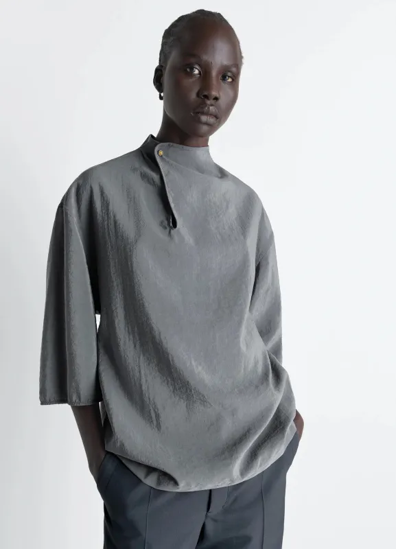 SOFT COLLAR TOP IN DRY SILK made by Lemaire