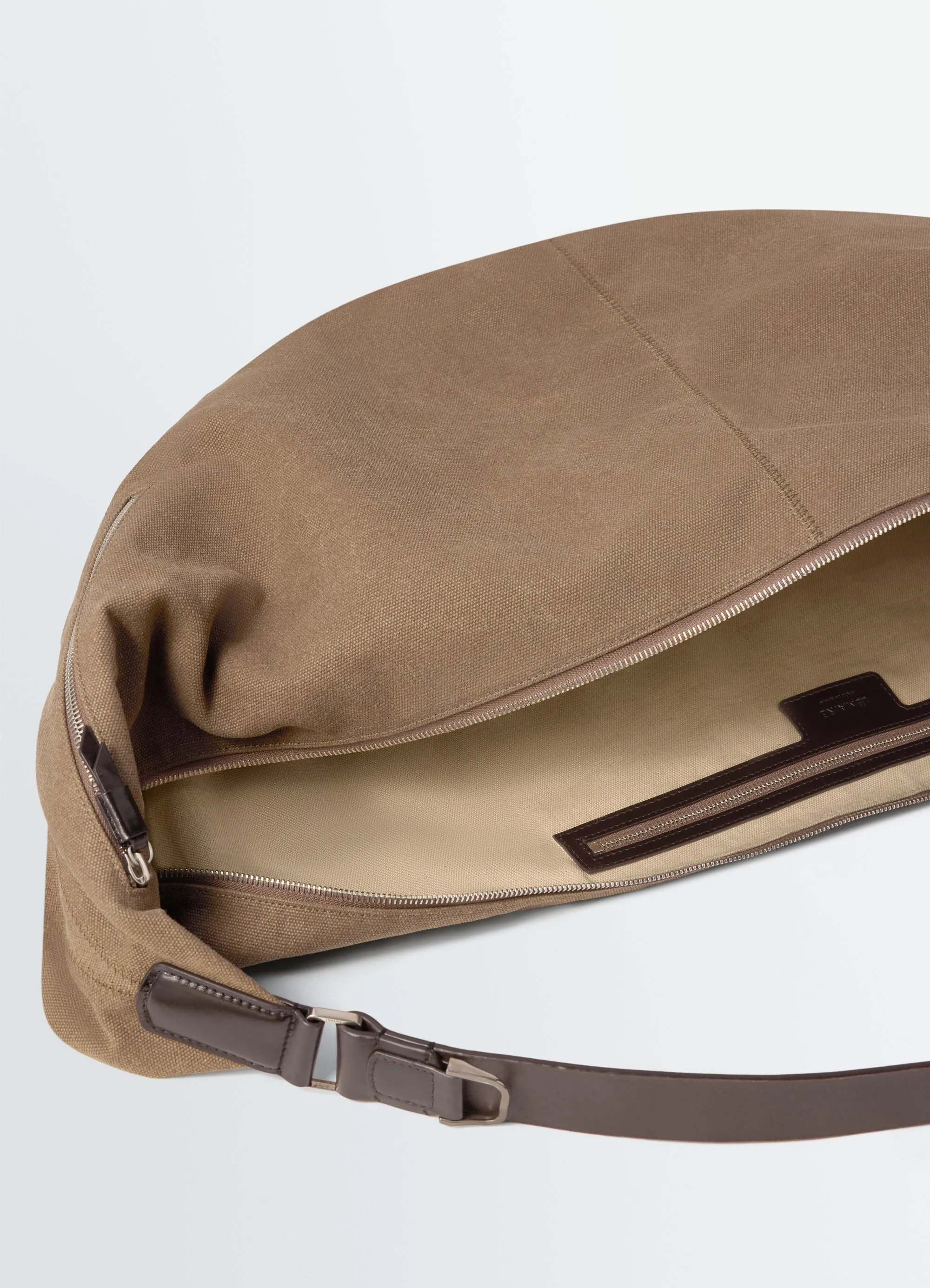 XL QUIVER CLIP BAG IN HEAVY COTTON CANVAS sold by Lemaire product image thumbnail 4