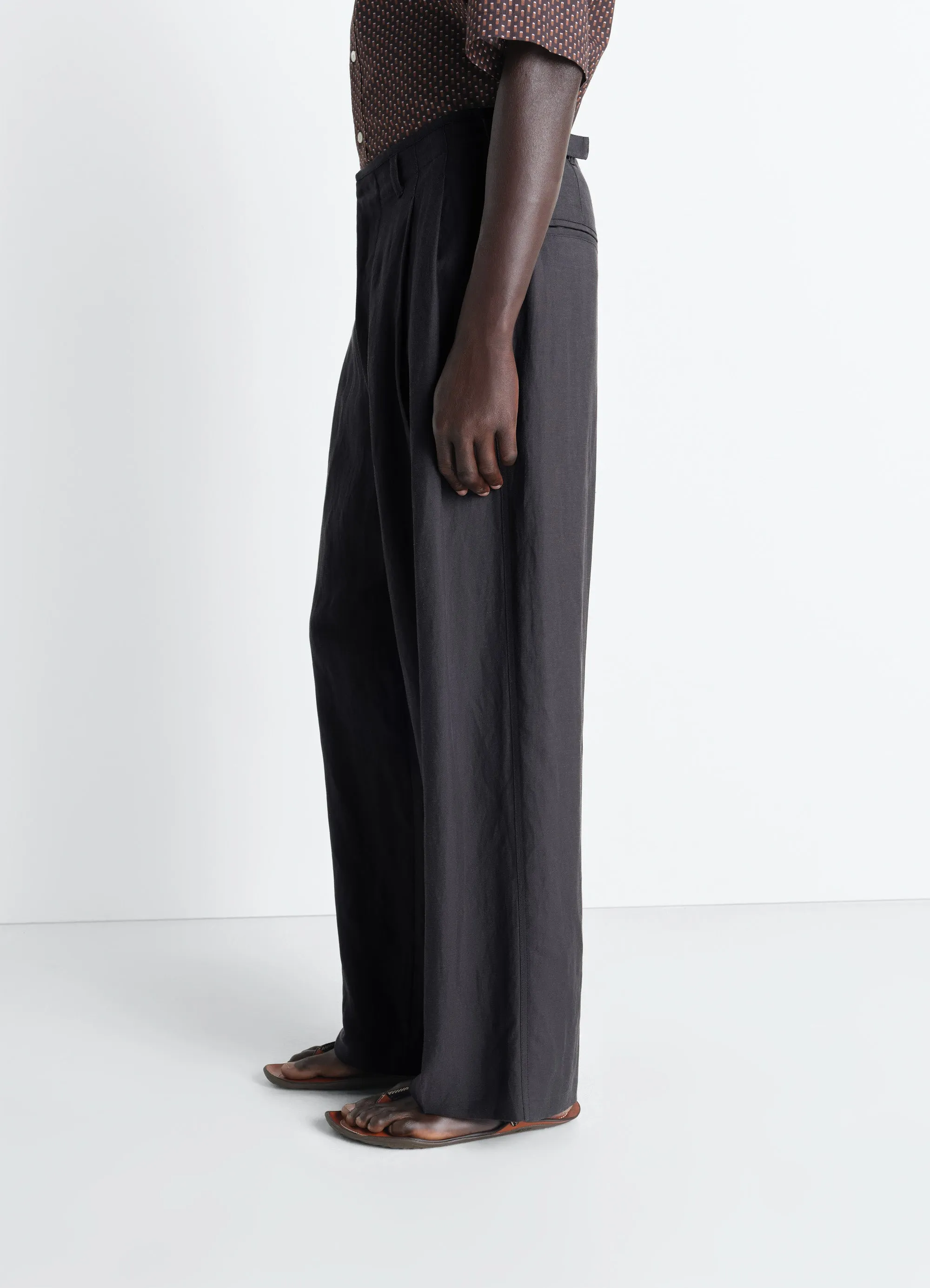 PLEATED TAILORED PANTS IN VISCOSE LINEN GABARDINE sold by Lemaire product image thumbnail 4