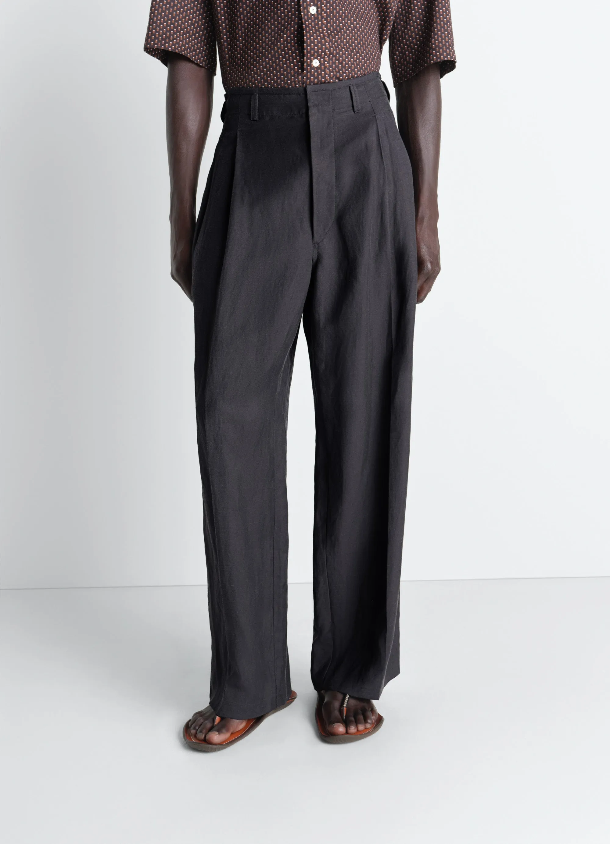 PLEATED TAILORED PANTS IN VISCOSE LINEN GABARDINE sold by Lemaire product image thumbnail 2