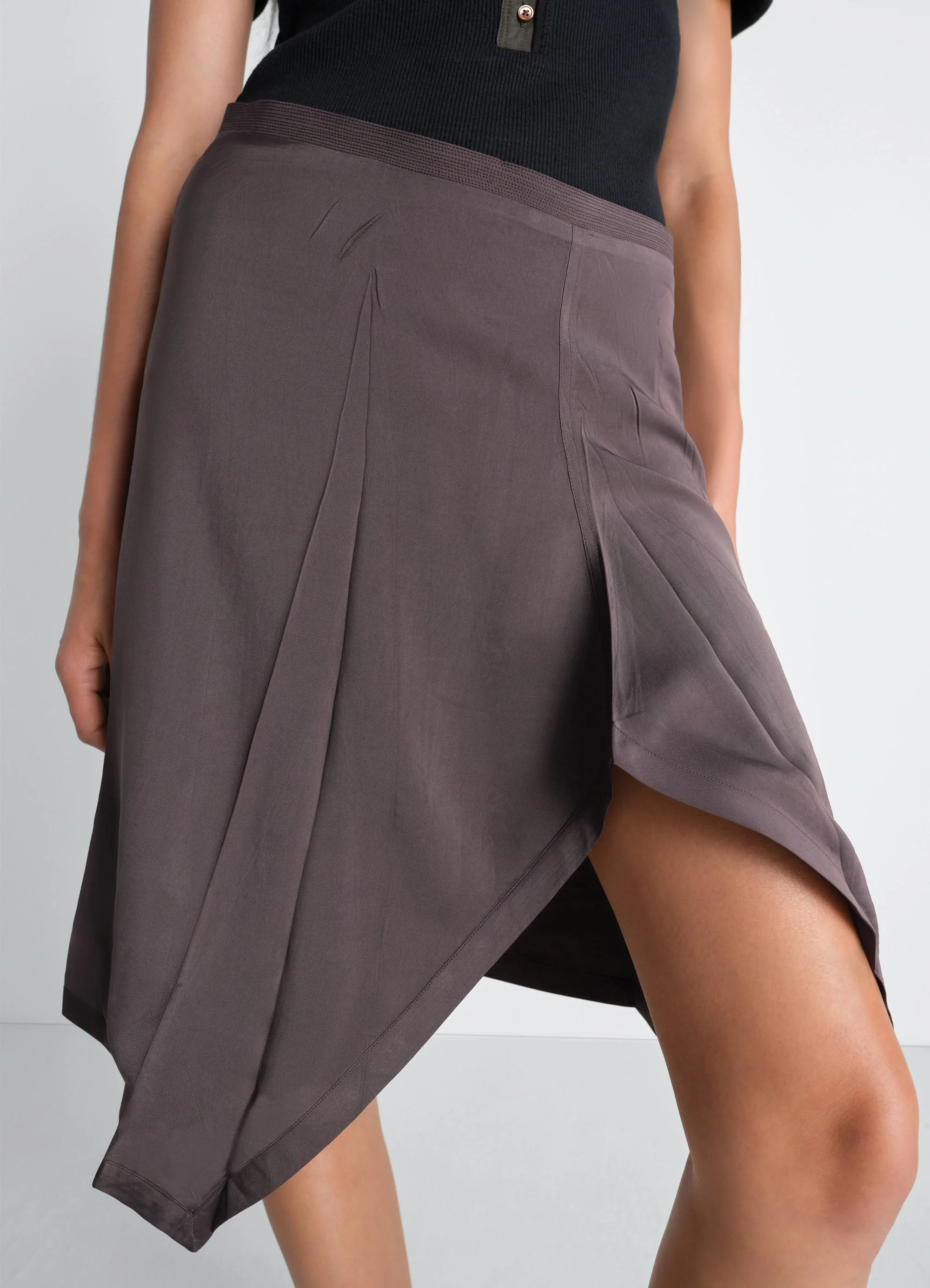CREASED FOULARD SKIRT IN POLY VISCOSE TWILL sold by Lemaire product image thumbnail 3