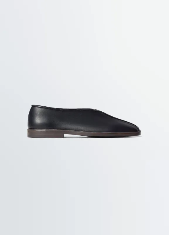 FLAT PIPED SLIPPERS IN LEATHER made by Lemaire
