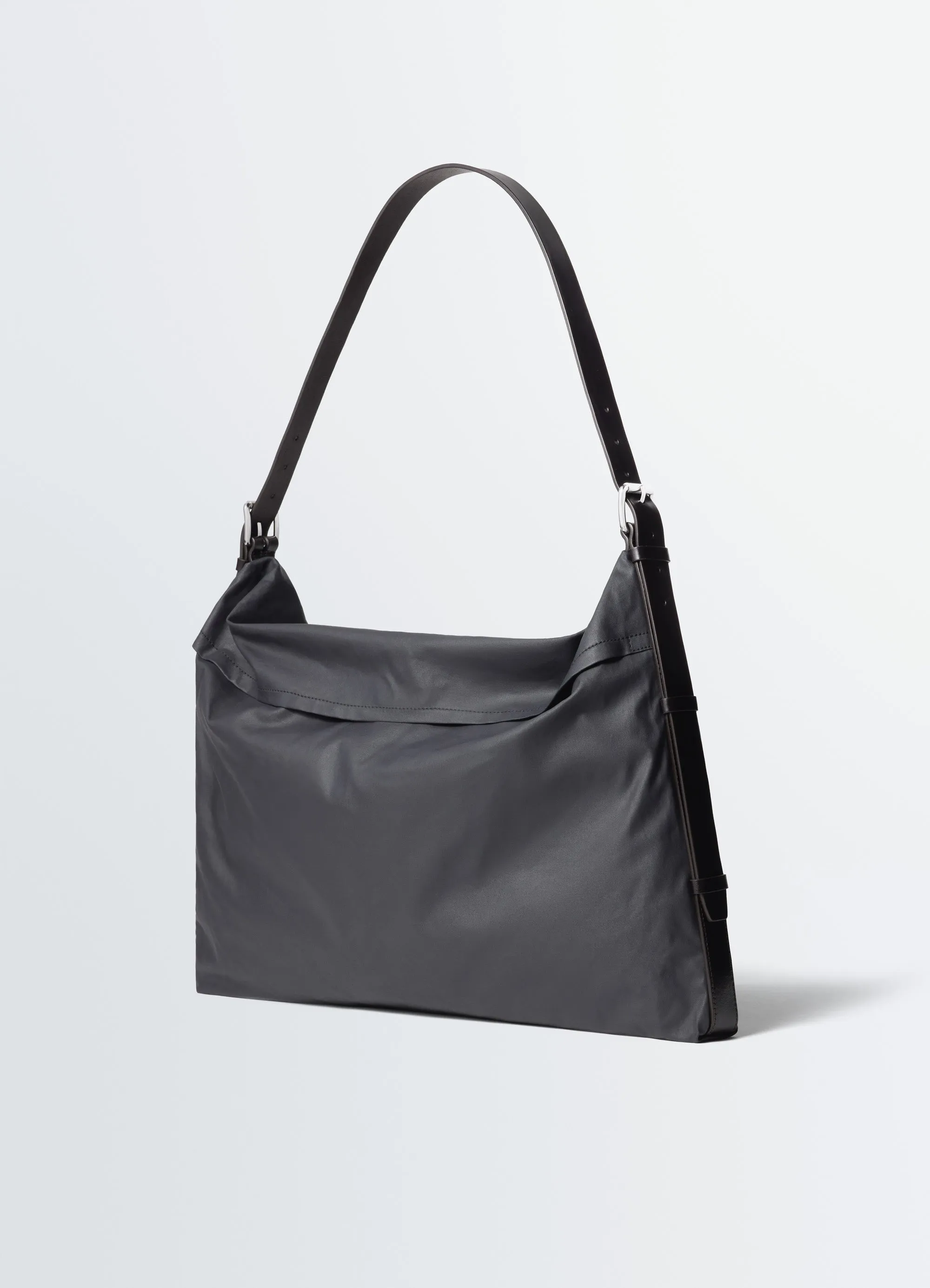 MEDIUM TRENCH POCKET BAG IN WATER-REPELLANT RESINATED COTTON sold by Lemaire product image thumbnail 4