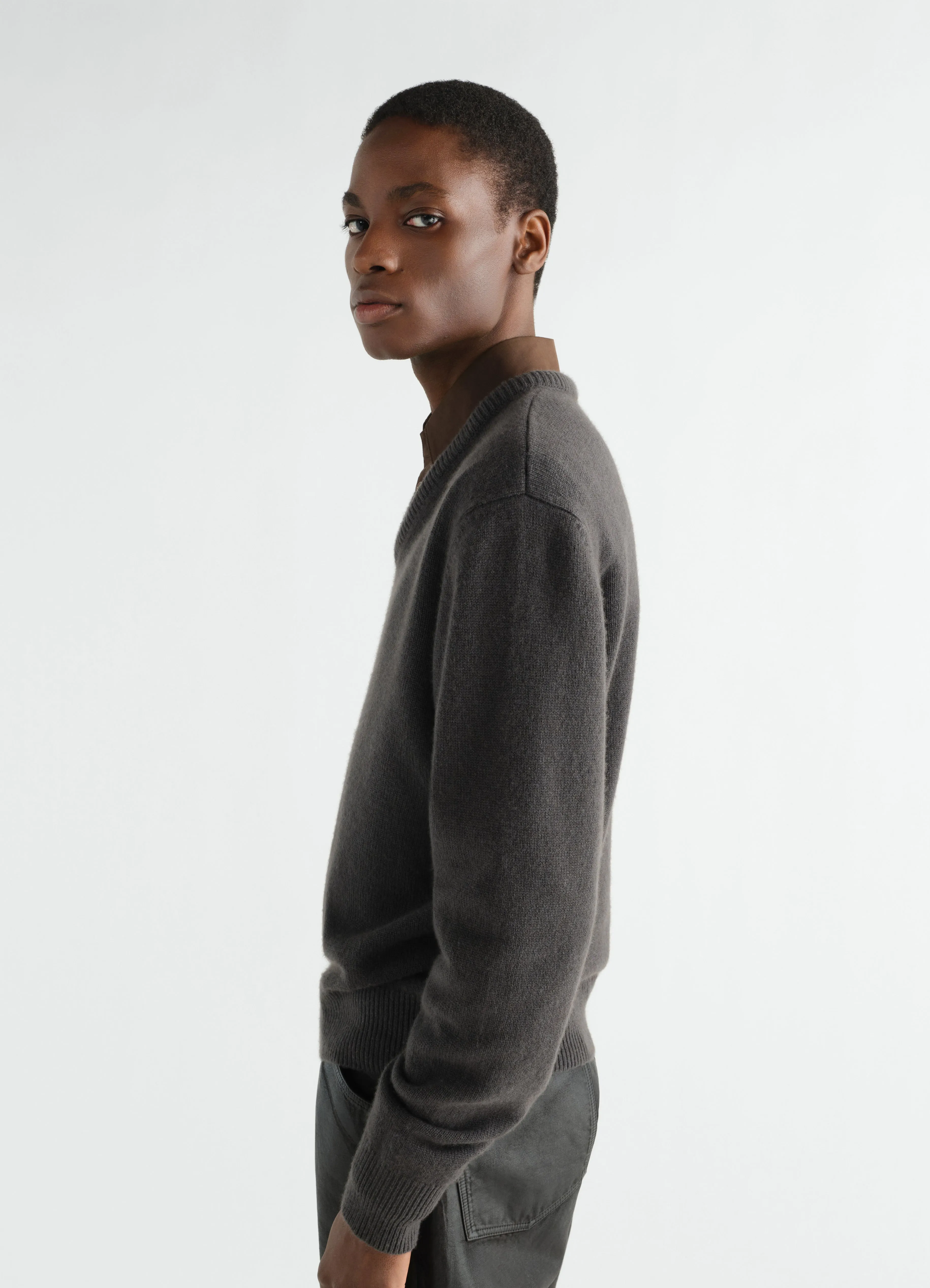 V-NECK SWEATER IN CASHMERE sold by Lemaire product image thumbnail 4