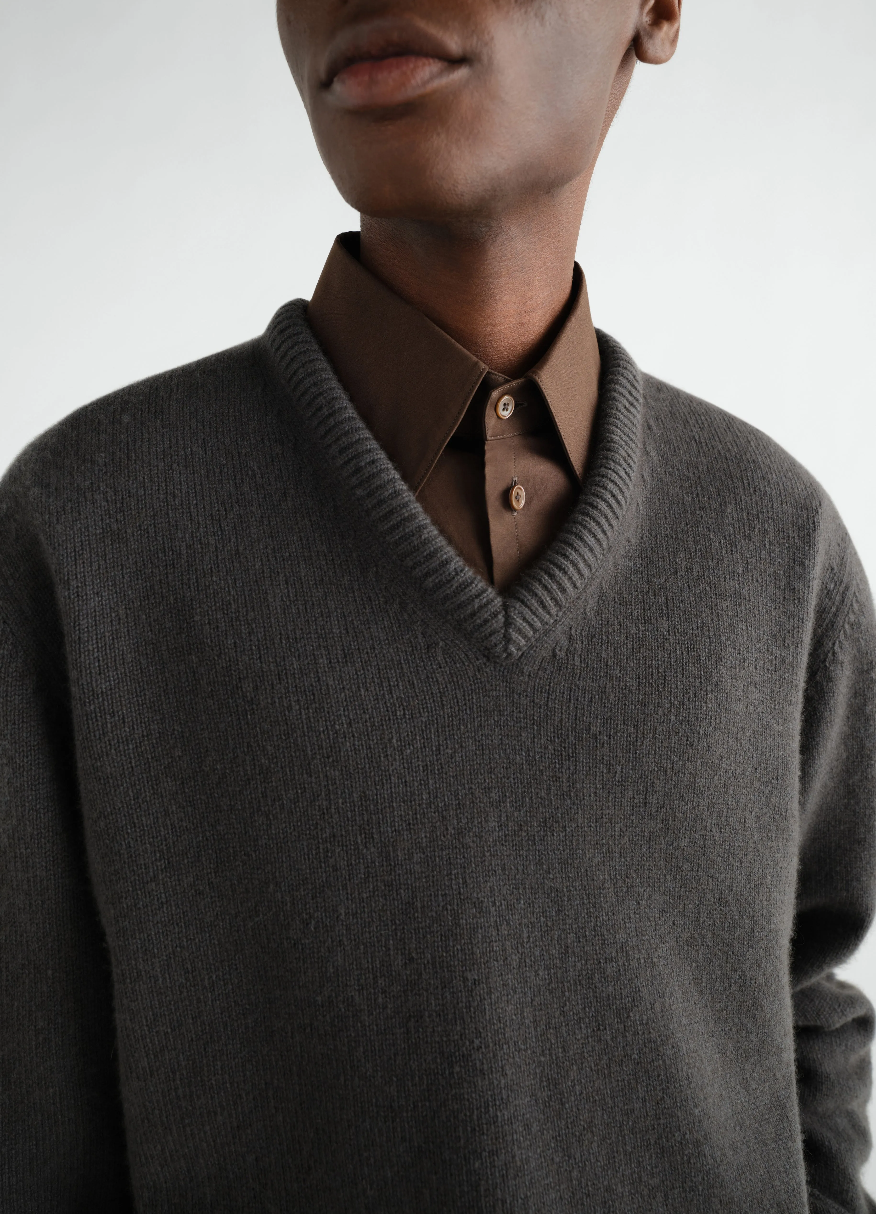 V-NECK SWEATER IN CASHMERE sold by Lemaire product image thumbnail 5