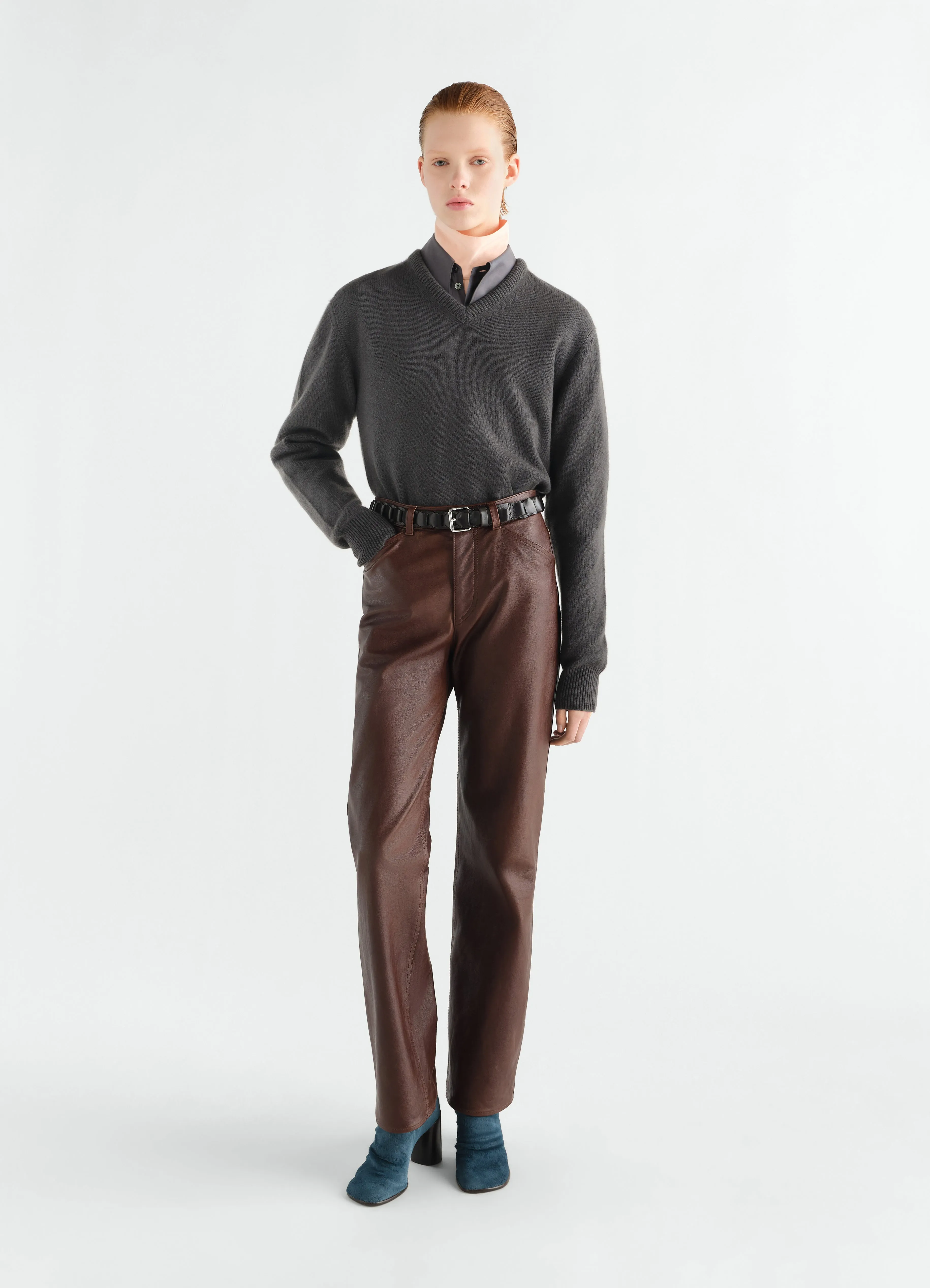 V-NECK SWEATER IN CASHMERE sold by Lemaire product image thumbnail 3