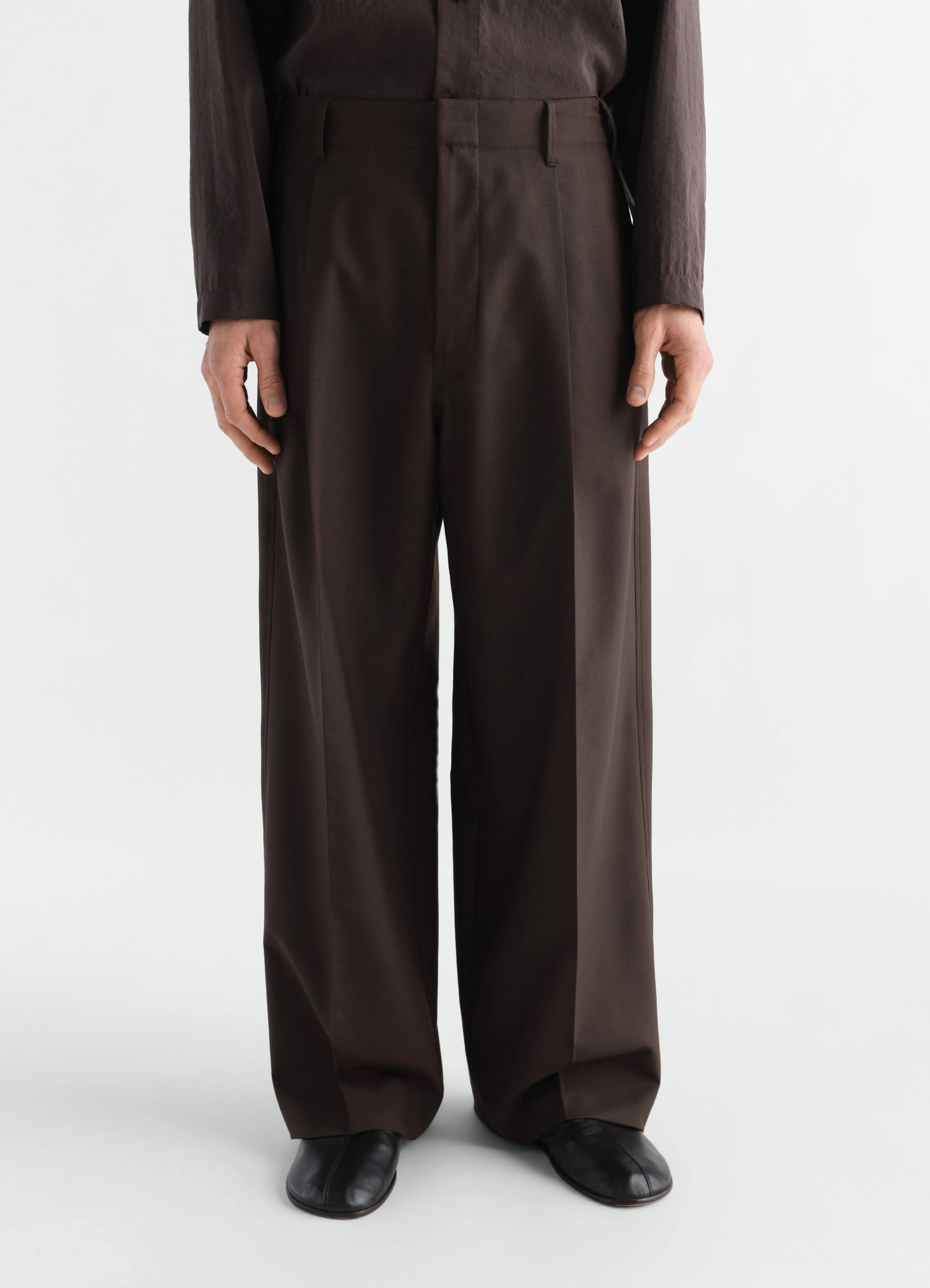 SINGLE-PLEAT TAILORED PANTS IN TROPICAL WOOL BLEND sold by Lemaire product image thumbnail 2