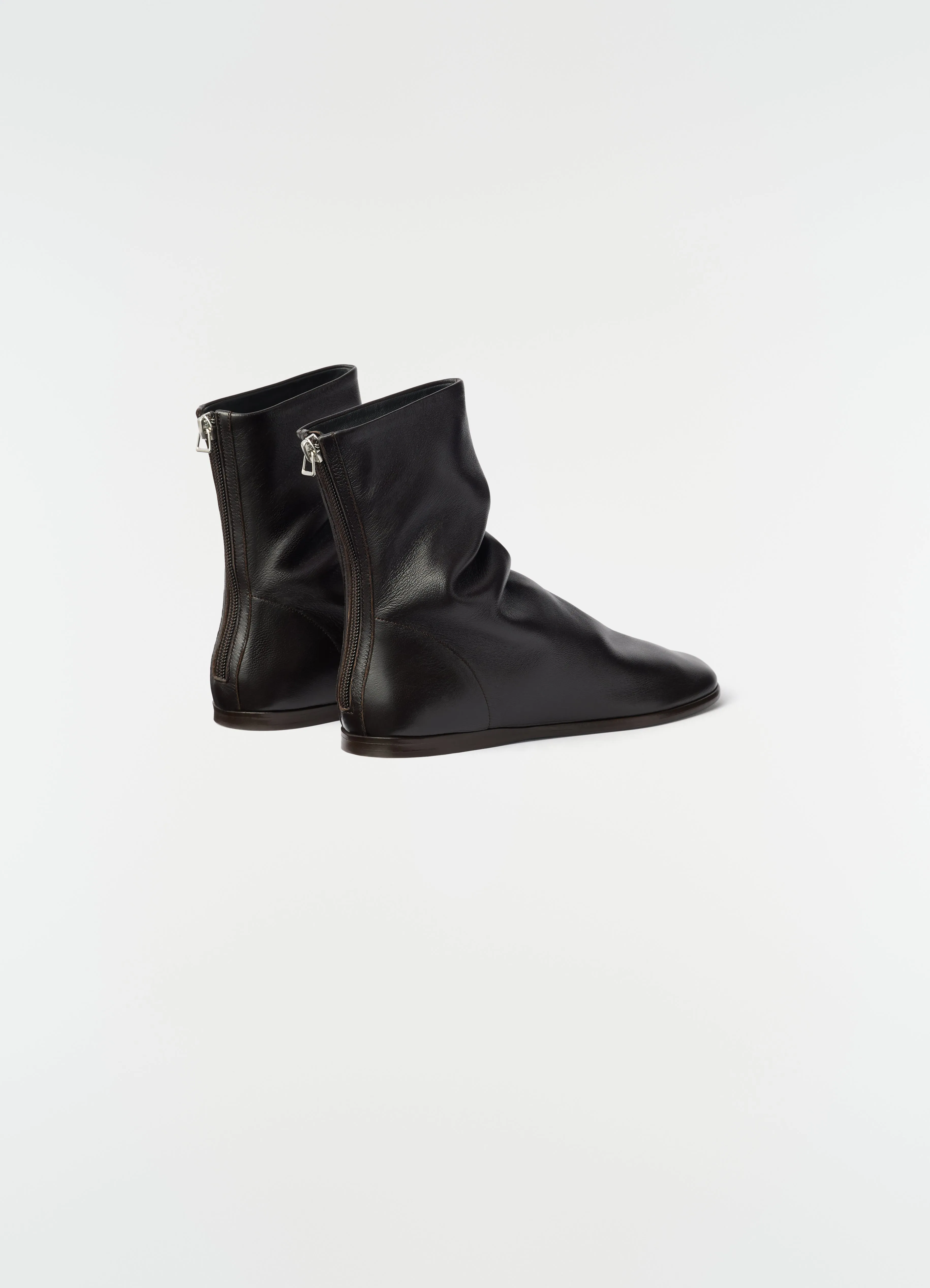 FLAT GLOVE ANKLE BOOTS IN SHINY NAPPA LAMBSKIN sold by Lemaire product image thumbnail 3