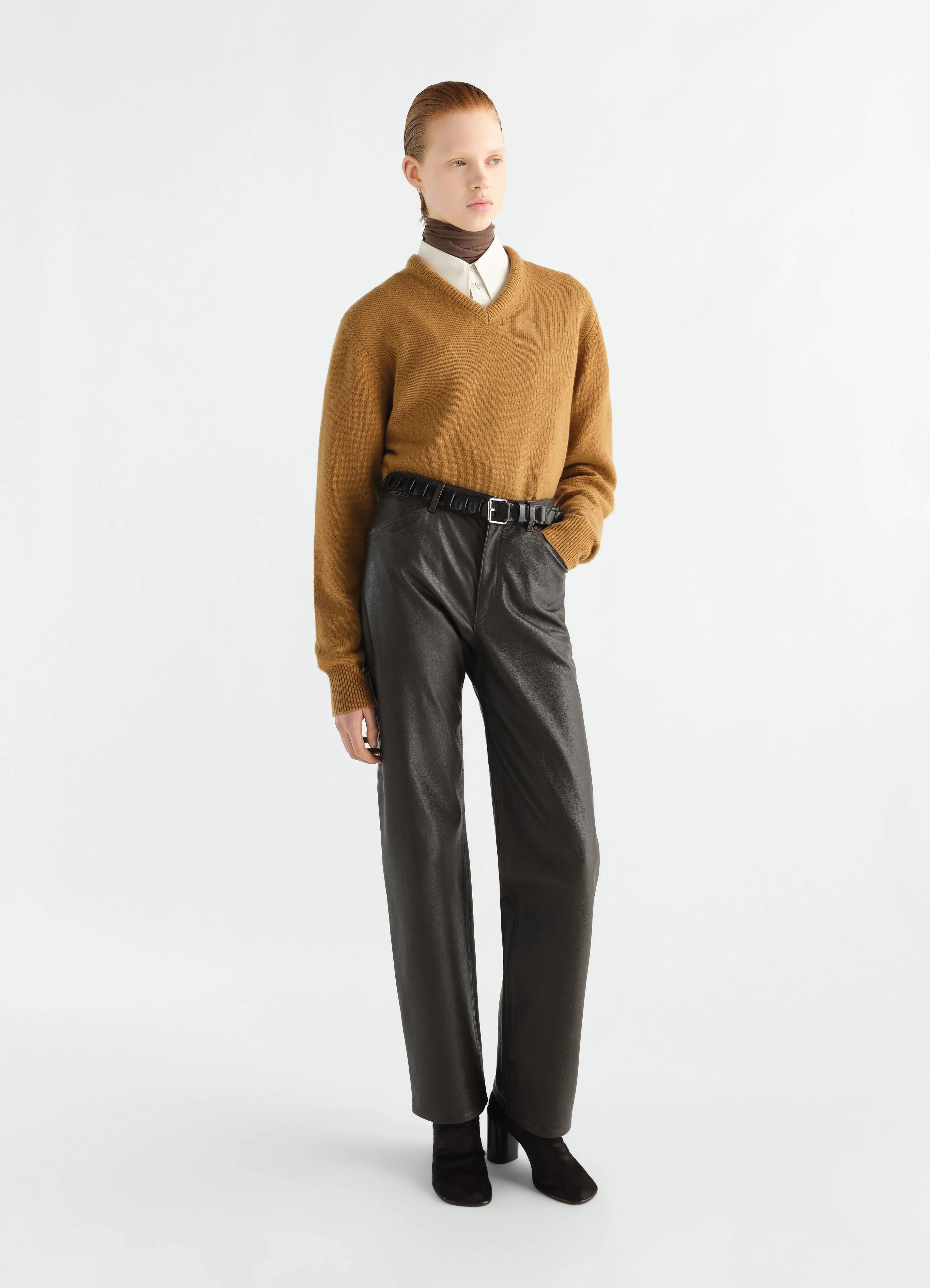 V-NECK SWEATER IN CASHMERE sold by Lemaire product image thumbnail 4