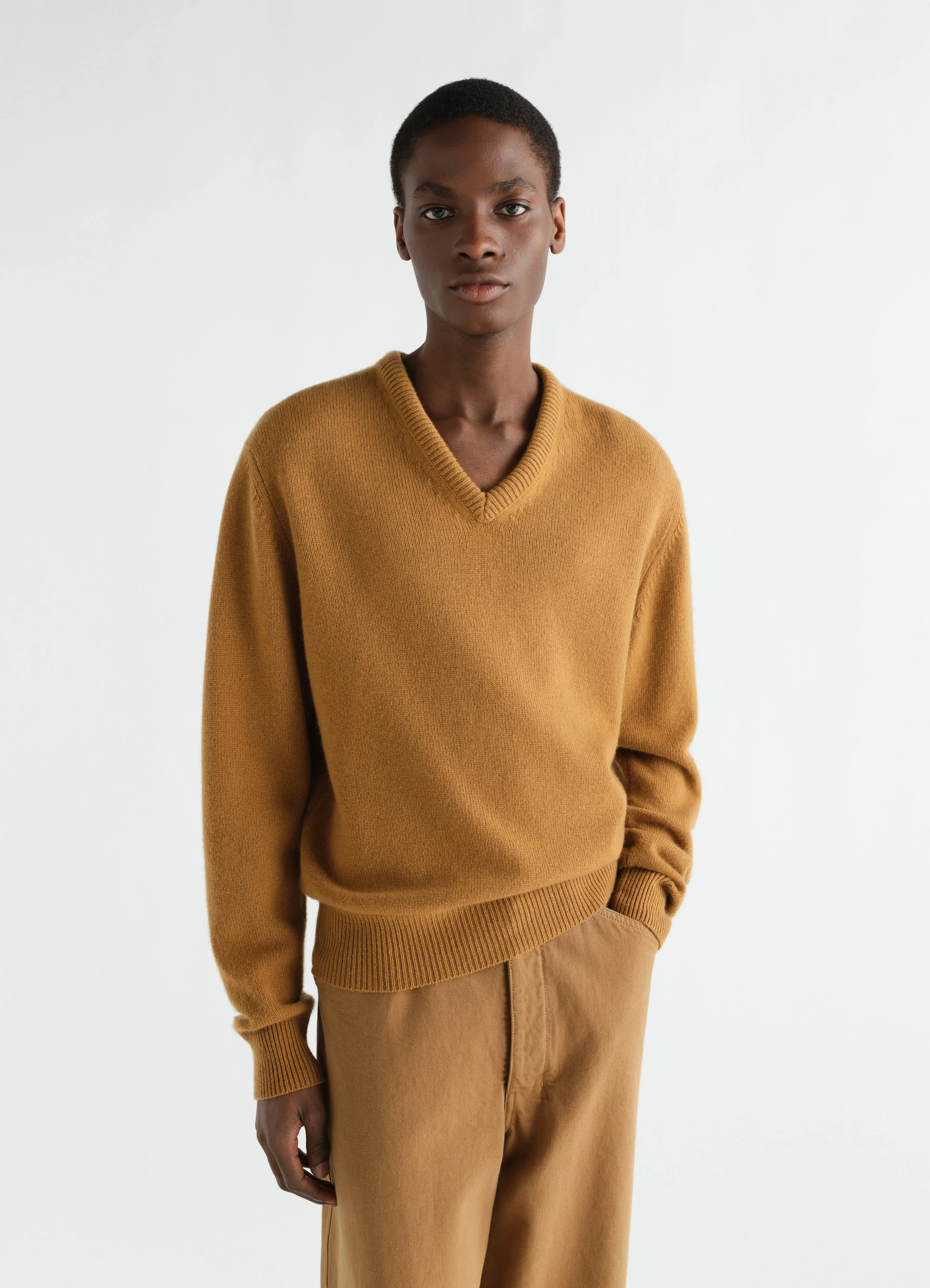 V-NECK SWEATER IN CASHMERE sold by Lemaire product image thumbnail 3
