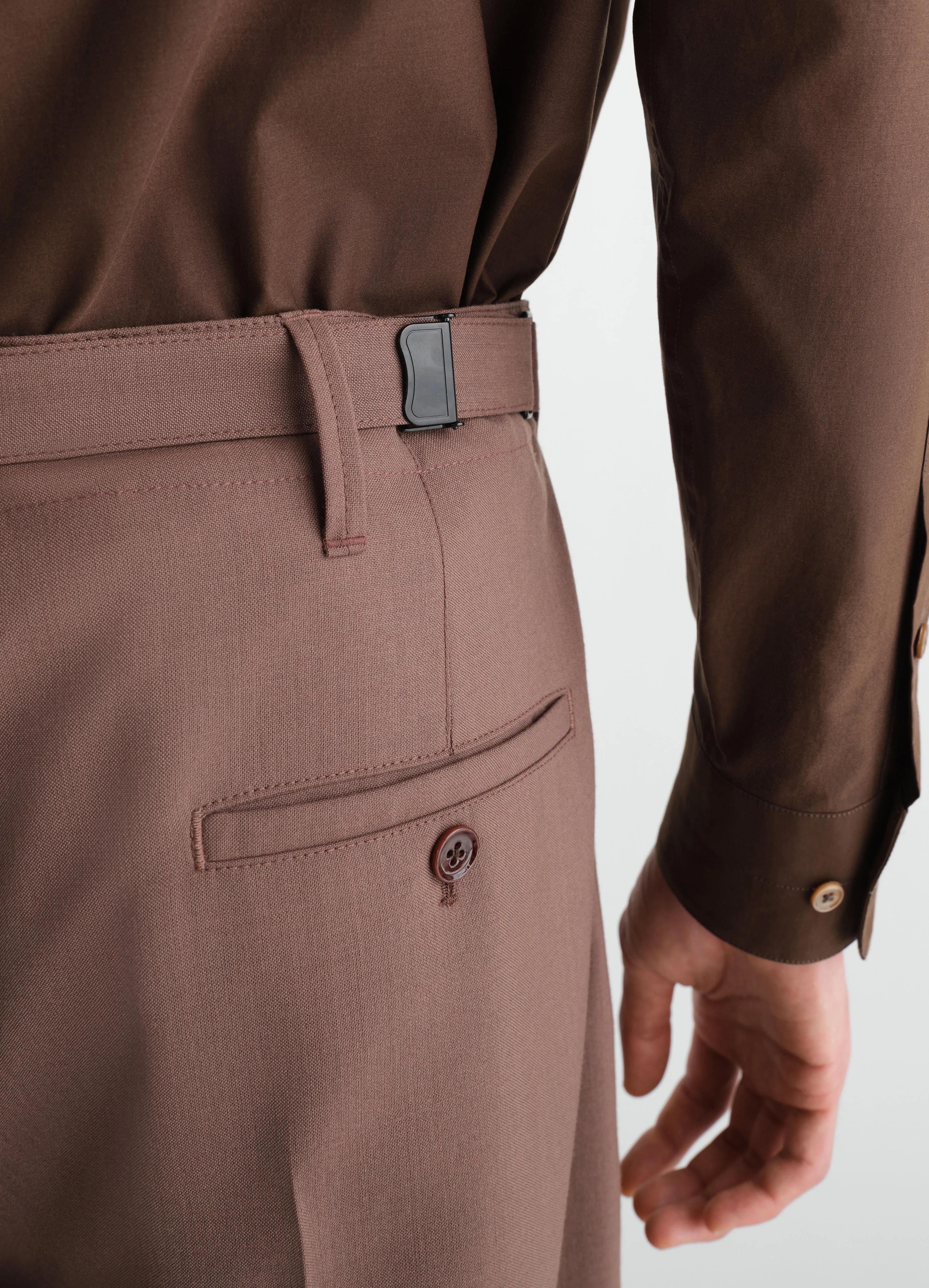SINGLE PLEAT TAILORED PANTS IN TROPICAL WOOL BLEND sold by Lemaire product image thumbnail 5