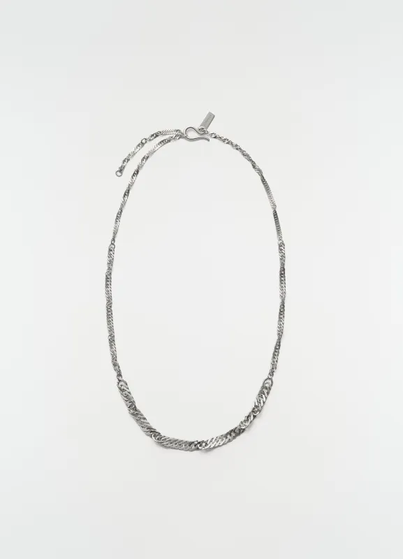 TWISTED CHAIN NECKLACE IN RHODIUM SILVER made by Lemaire