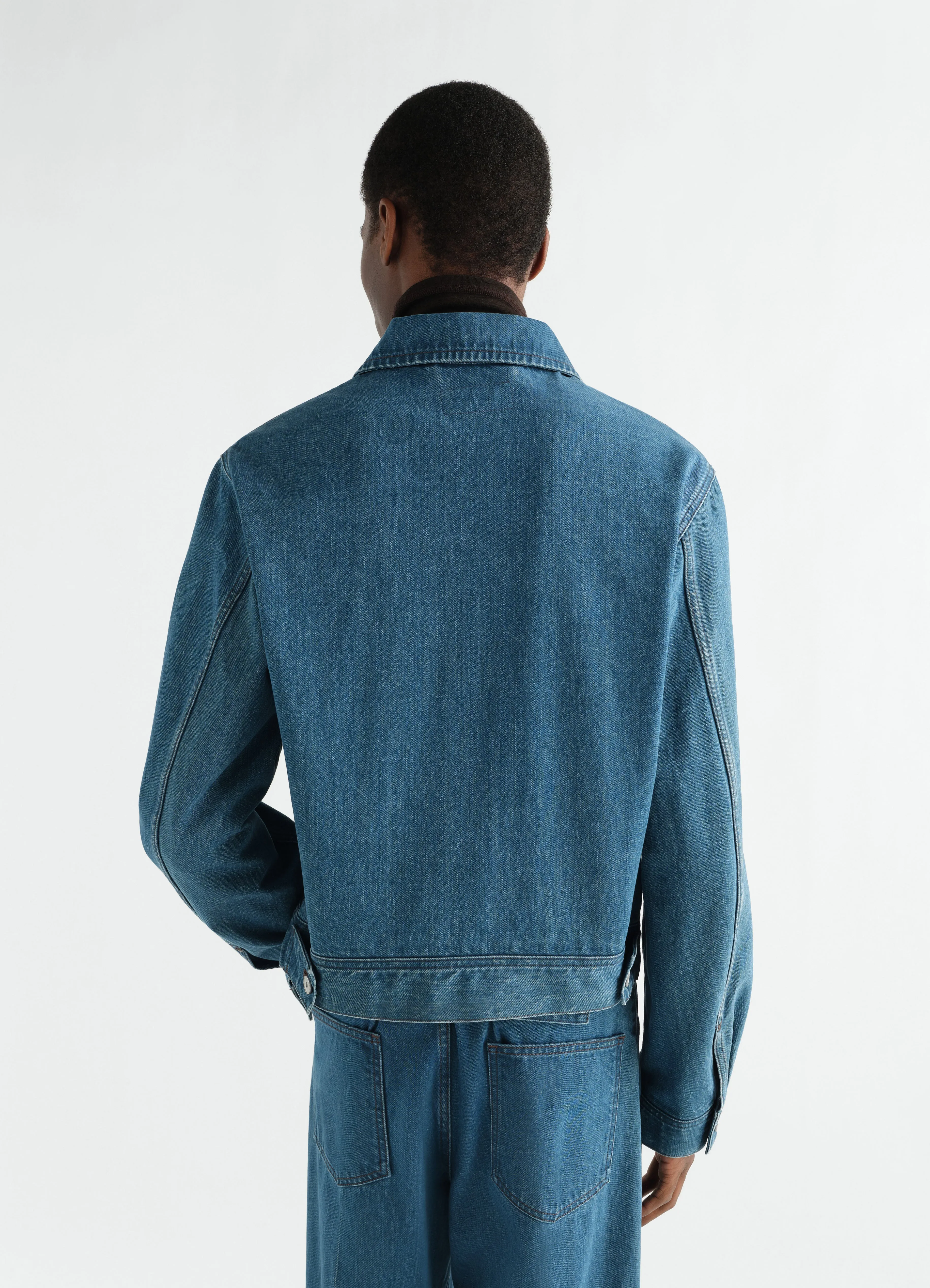TRUCKER JACKET IN INDIGO SELVEDGE DENIM sold by Lemaire product image thumbnail 5
