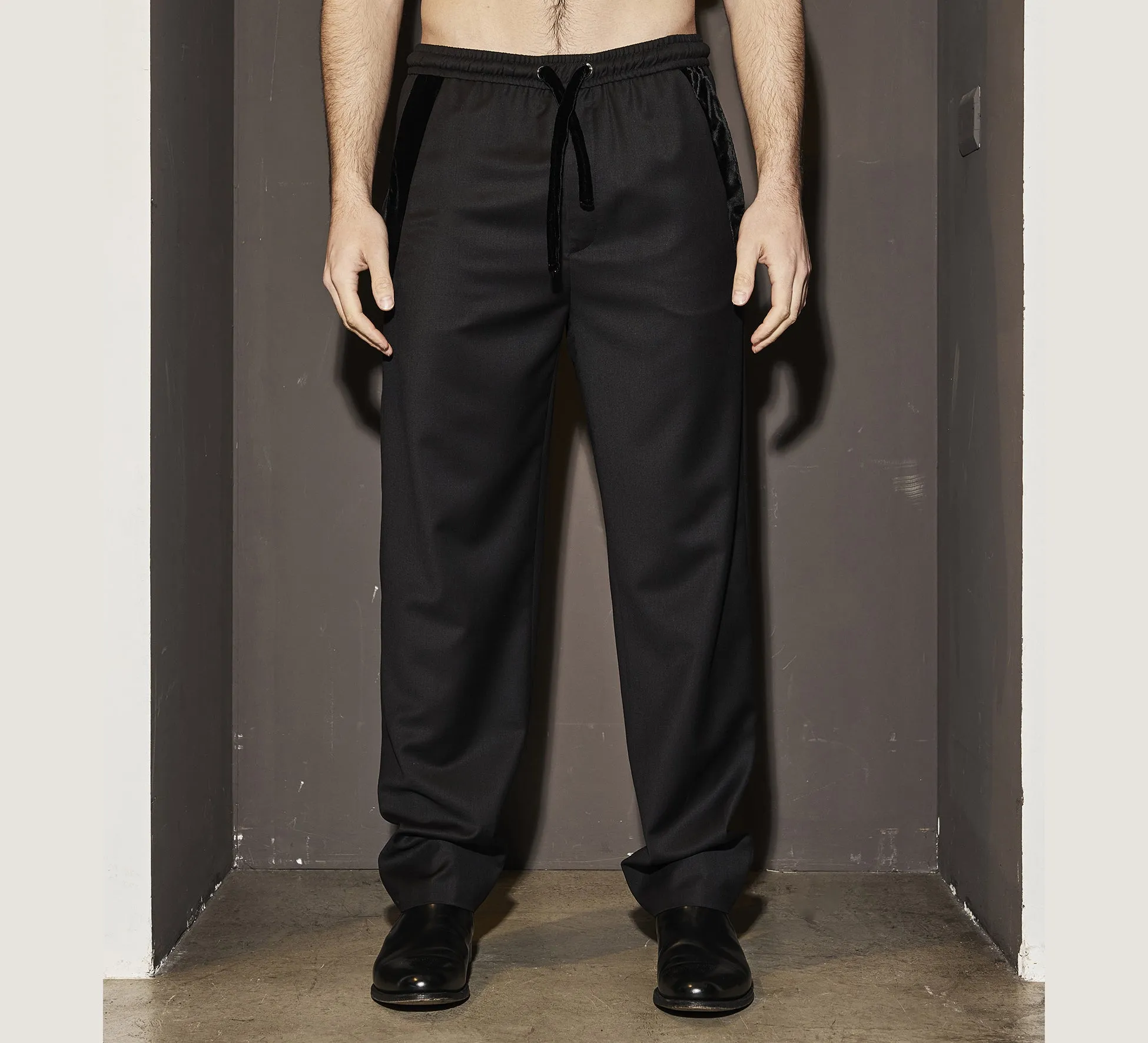 LHB2526011 Wool Wide Leg Pants Whit Velvet Detail sold by Les Hommes