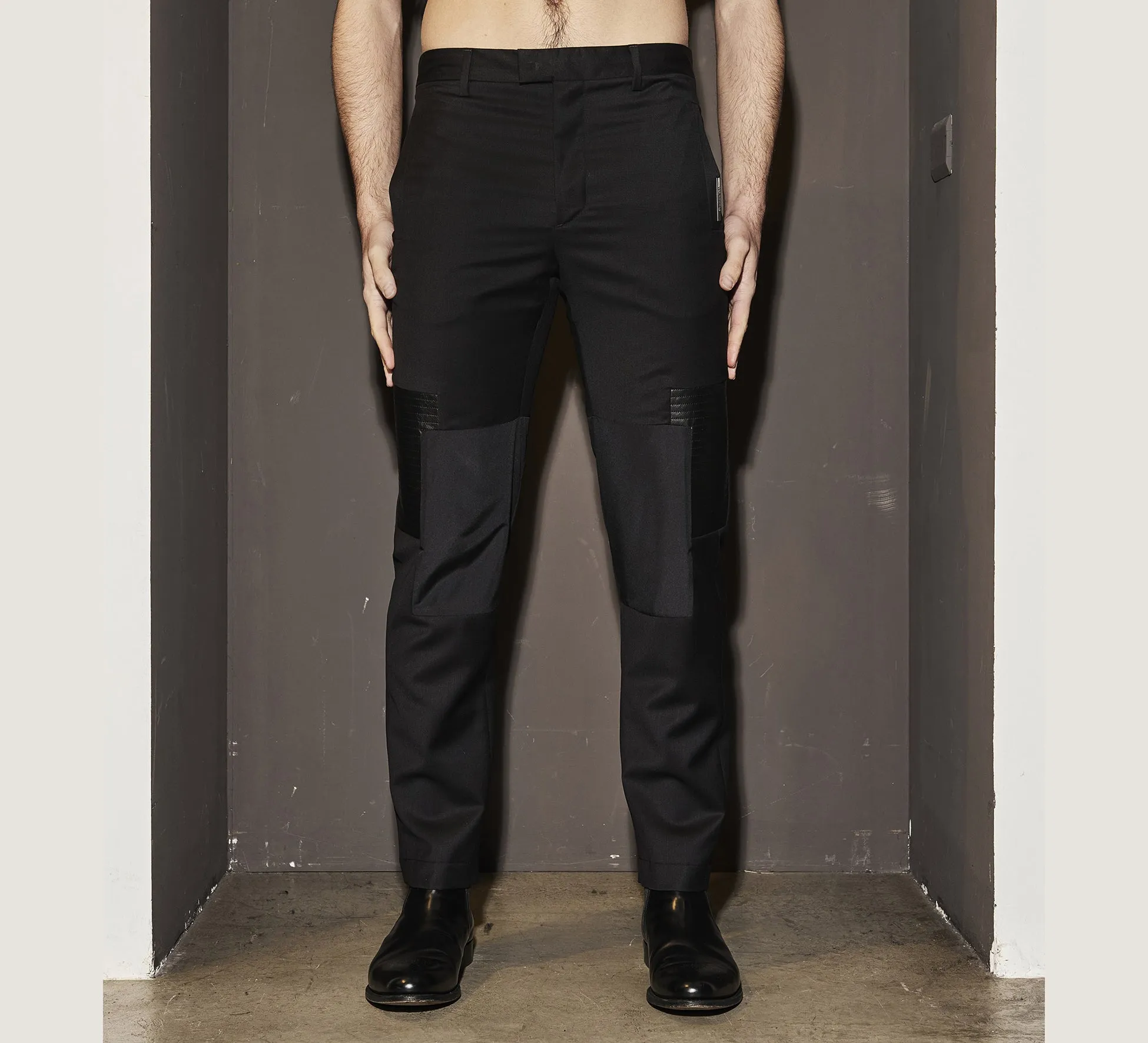 LHB2526007 Wool Pants With Leather Patch sold by Les Hommes