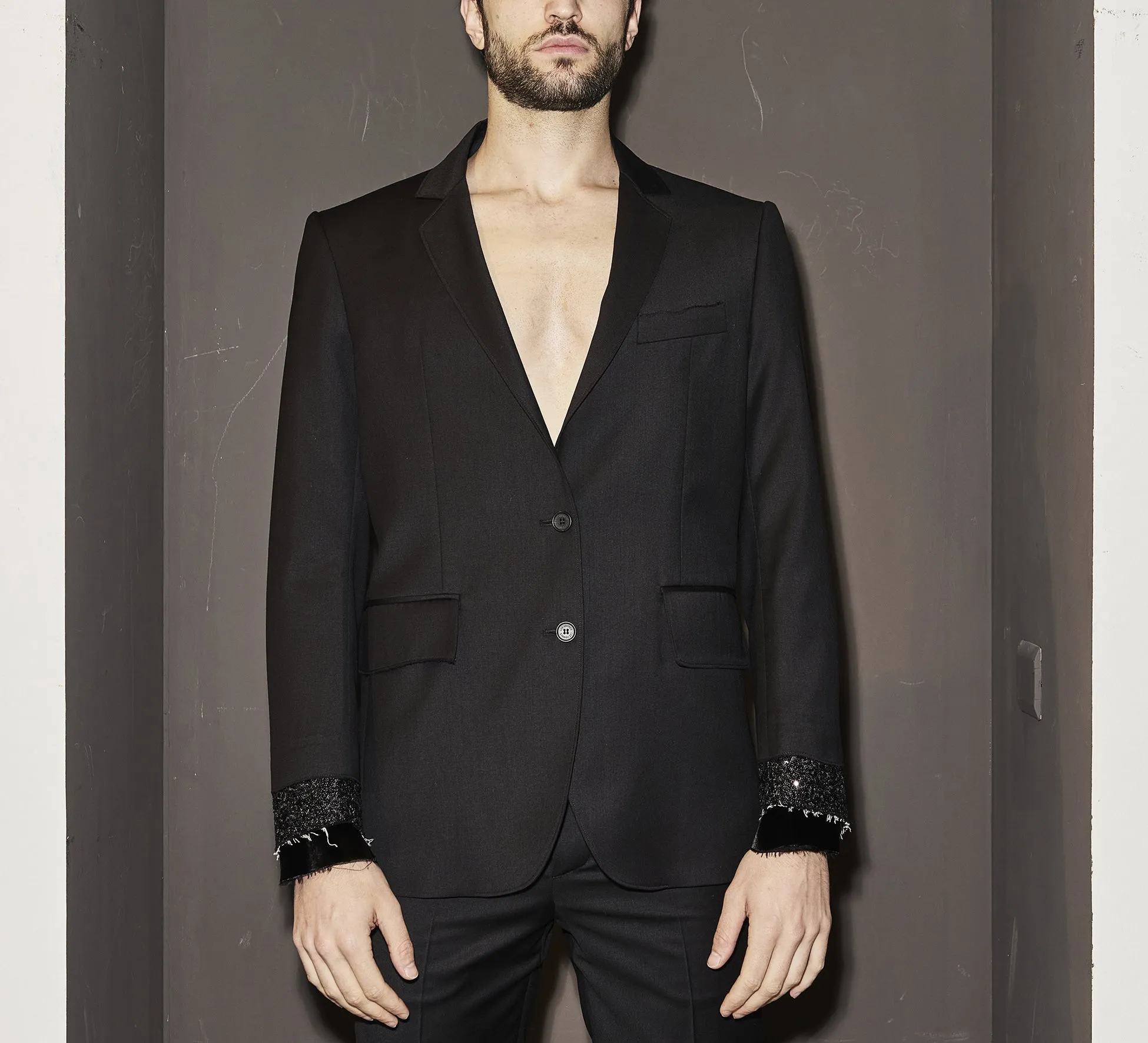 LHB2521304 Row Cut Paillettes cuff Blazer sold by Les Hommes