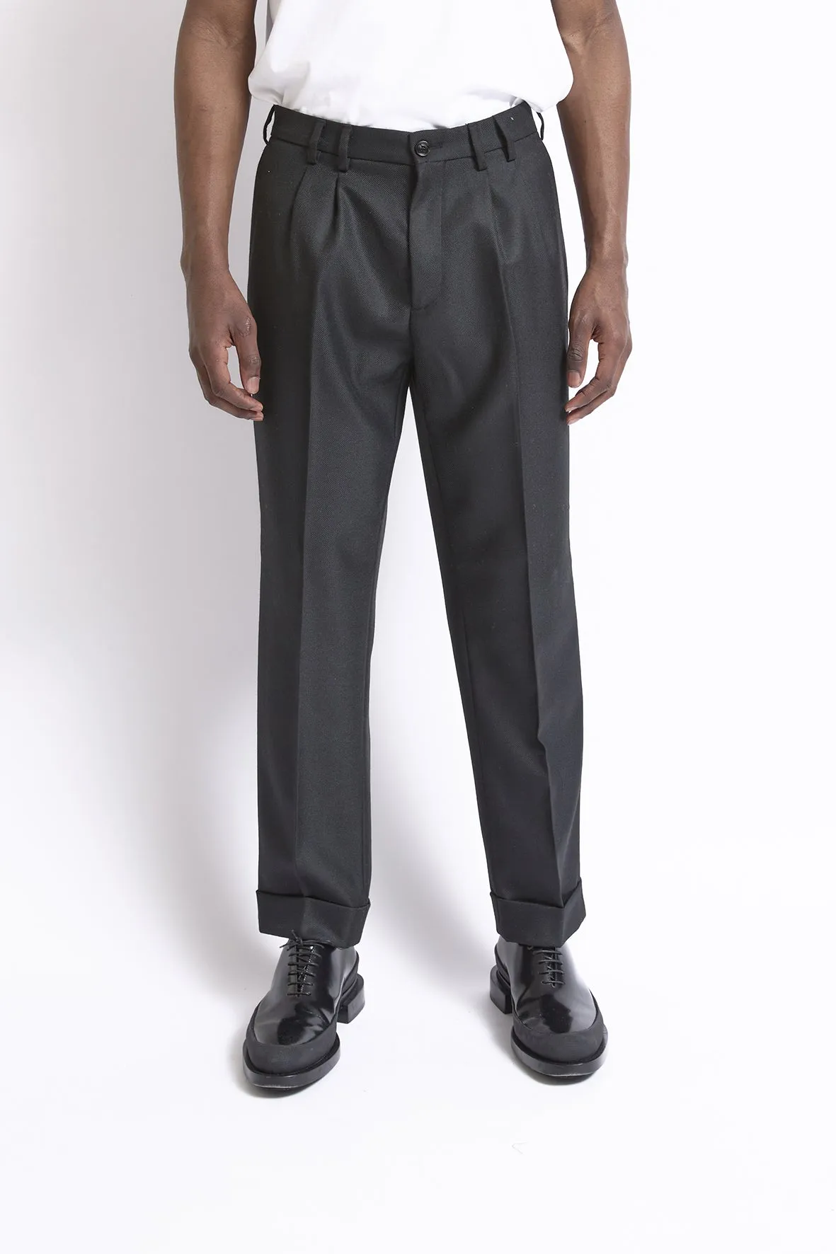 252L01003 trousers sold by Les Hommes