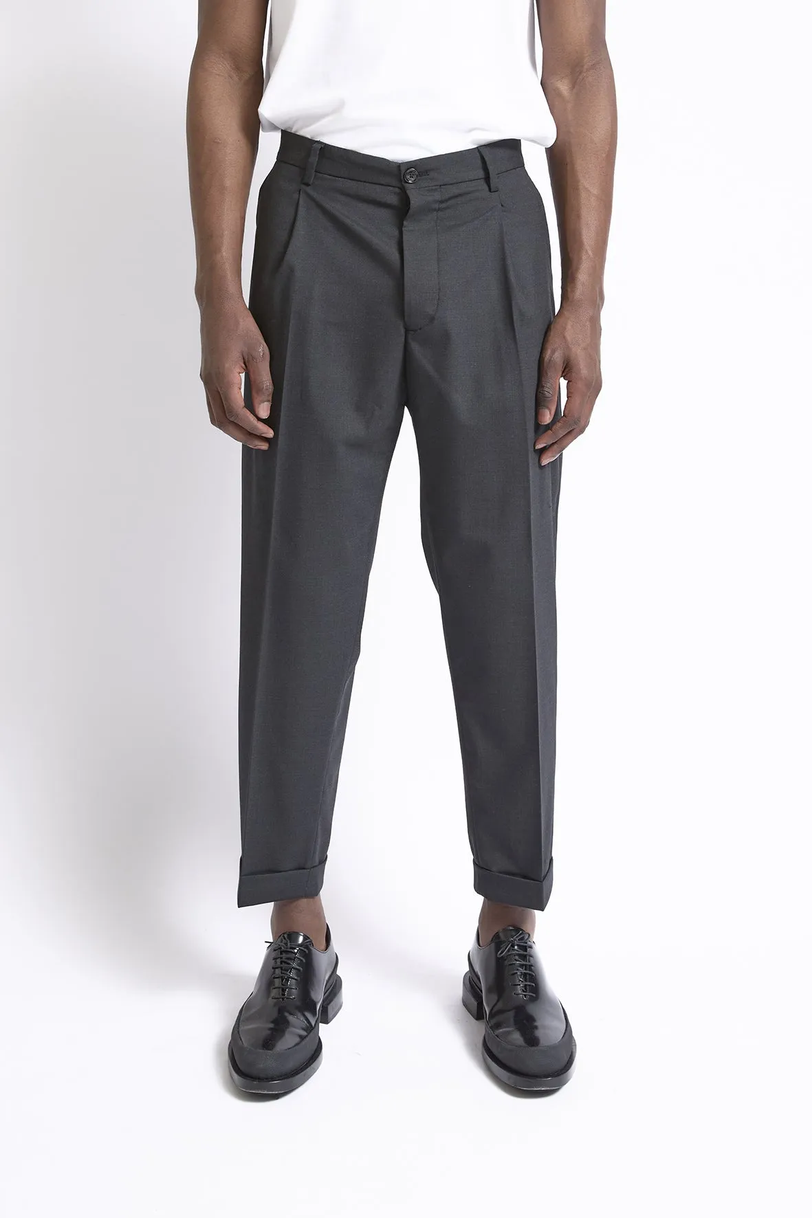252L01001 trousers sold by Les Hommes