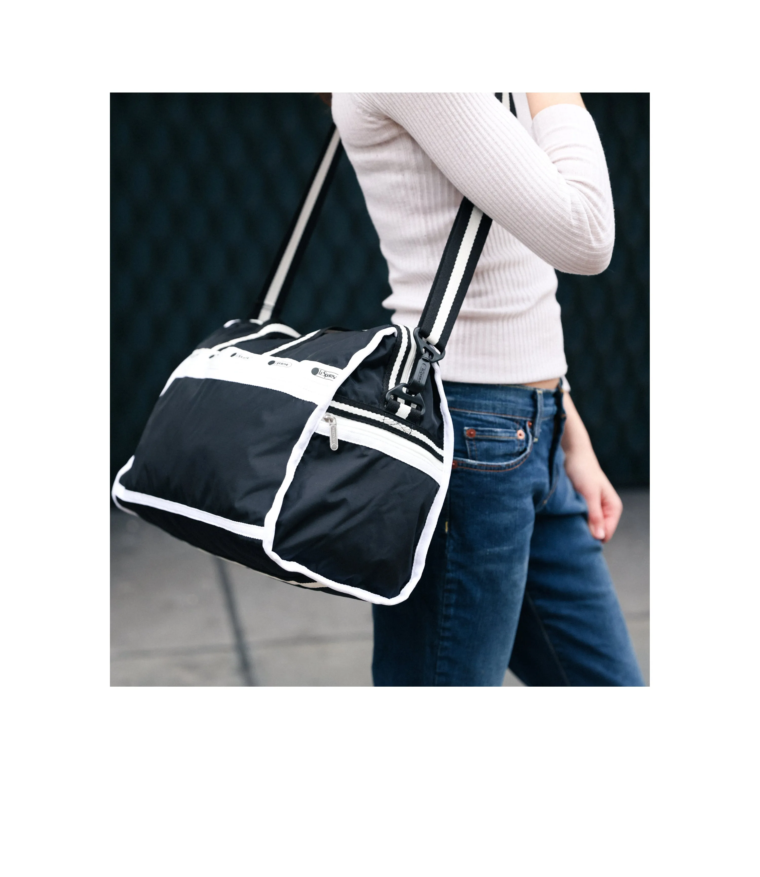 Deluxe Medium Weekender sold by Lesportsac product image thumbnail 2