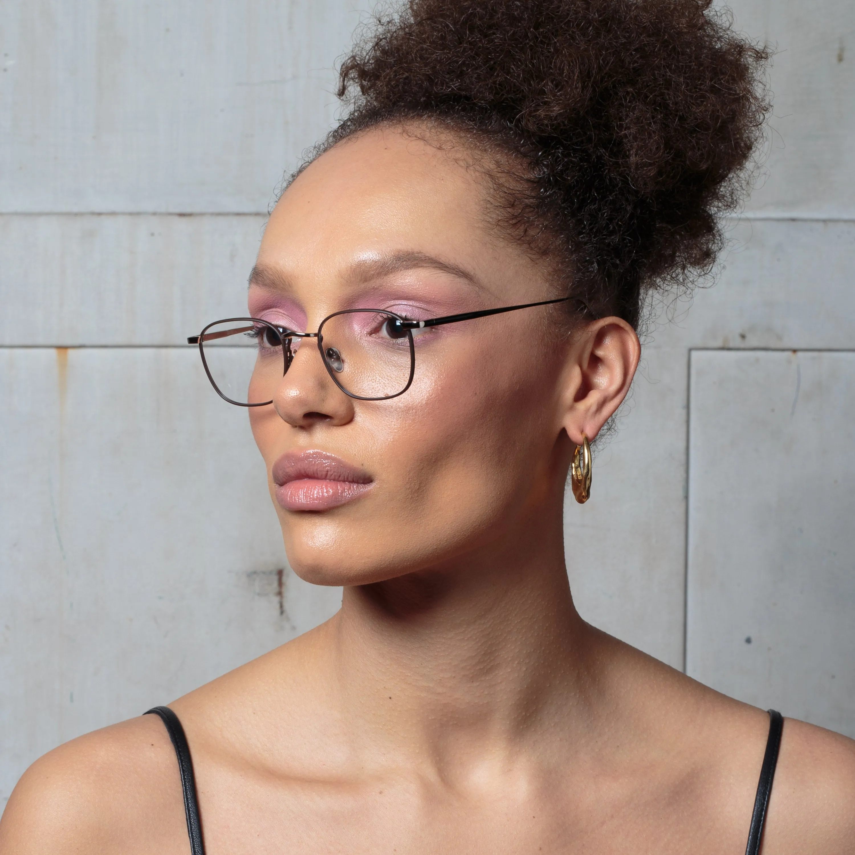 Hendrik Oval Optical Frame in Yellow Gold and Black sold by Linda Farrow product image thumbnail 5