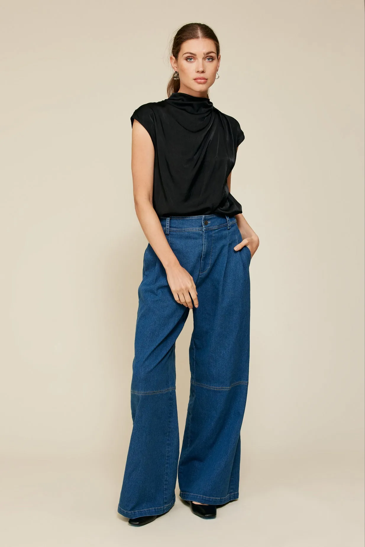 OXFORD TOP sold by Line & Dot