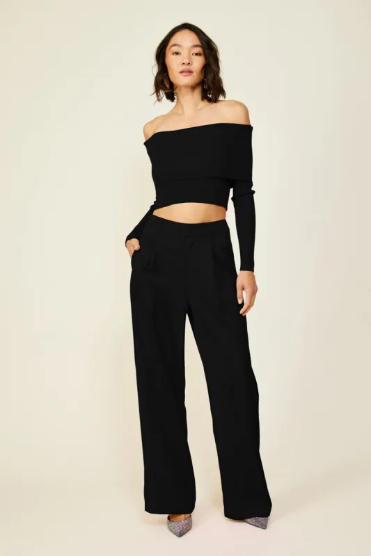 HEART STRUCK SWEATER (BLACK) sold by Line & Dot