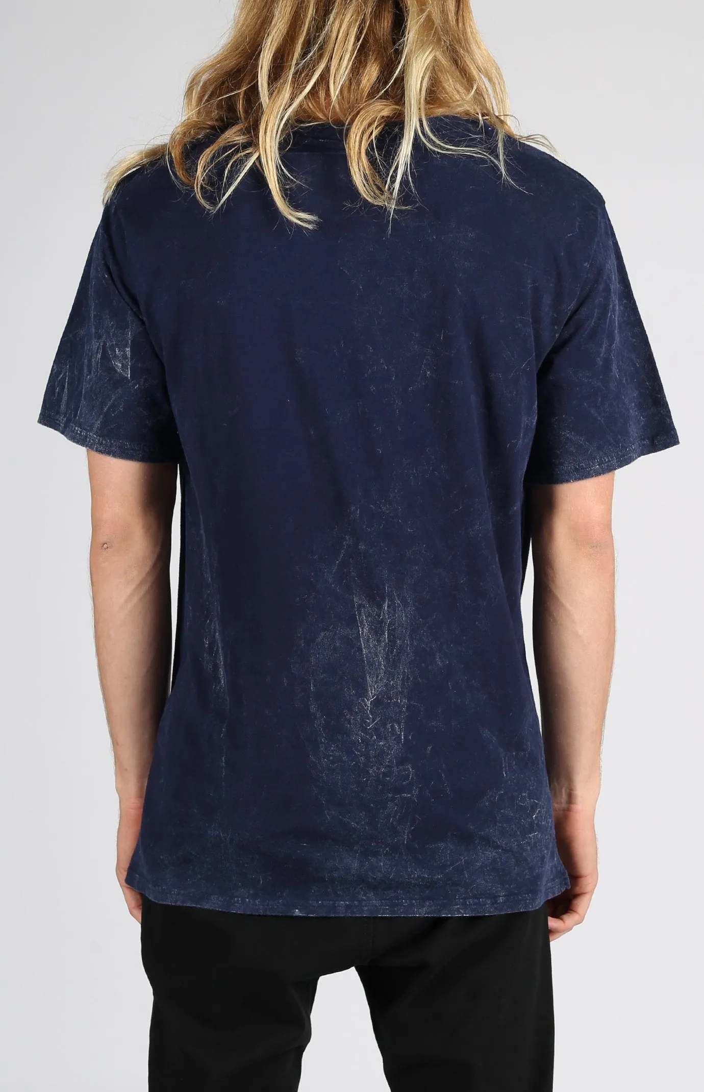 Pocket Tee Mineral Wash | Navy sold by Lira product image thumbnail 3