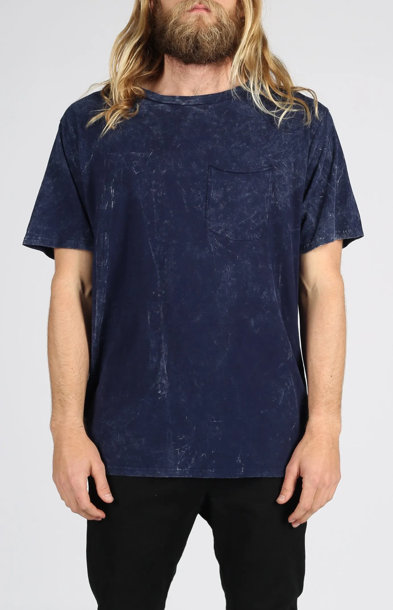 Pocket Tee Mineral Wash | Navy sold by Lira
