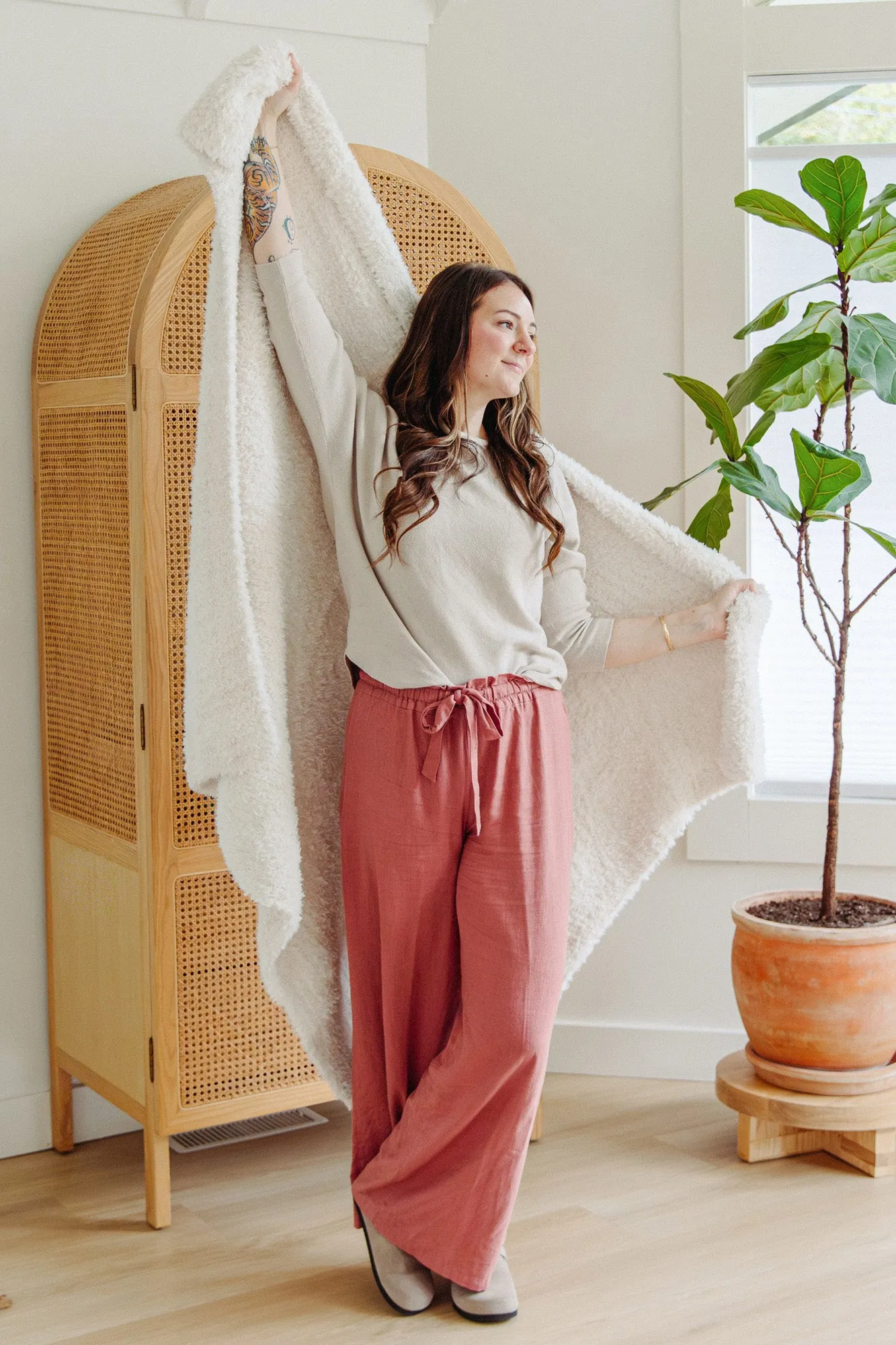 Luxe Luxury Cream Ultra-Soft Knit Throw (45" x 59") sold by Little Giraffe