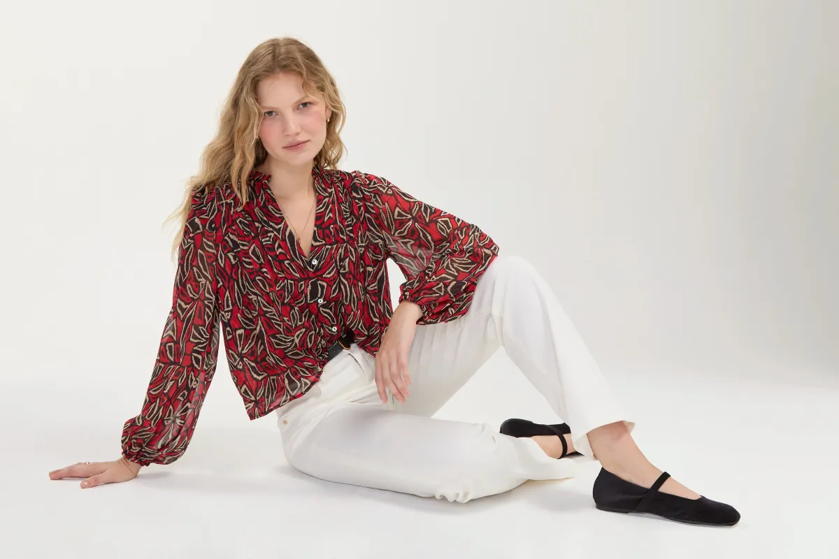 LONG SLEEVE WOVEN BLOUSE W/ PINTUCKS made by Liverpool Jeans Company