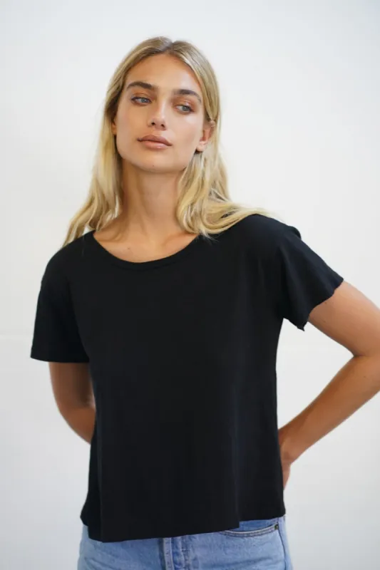 Essential Shaden Crew Neck Tee - Black | Parallel