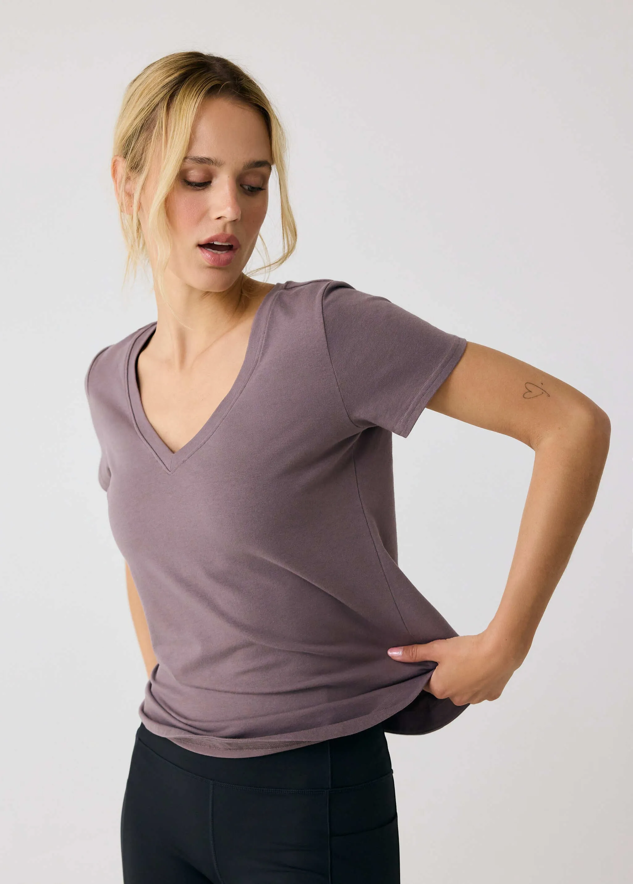 Effortless V-Neck Shirt sold by Lole product image thumbnail 2