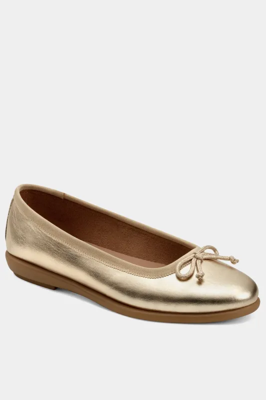 Homebet Flats sold by Lord & Taylor