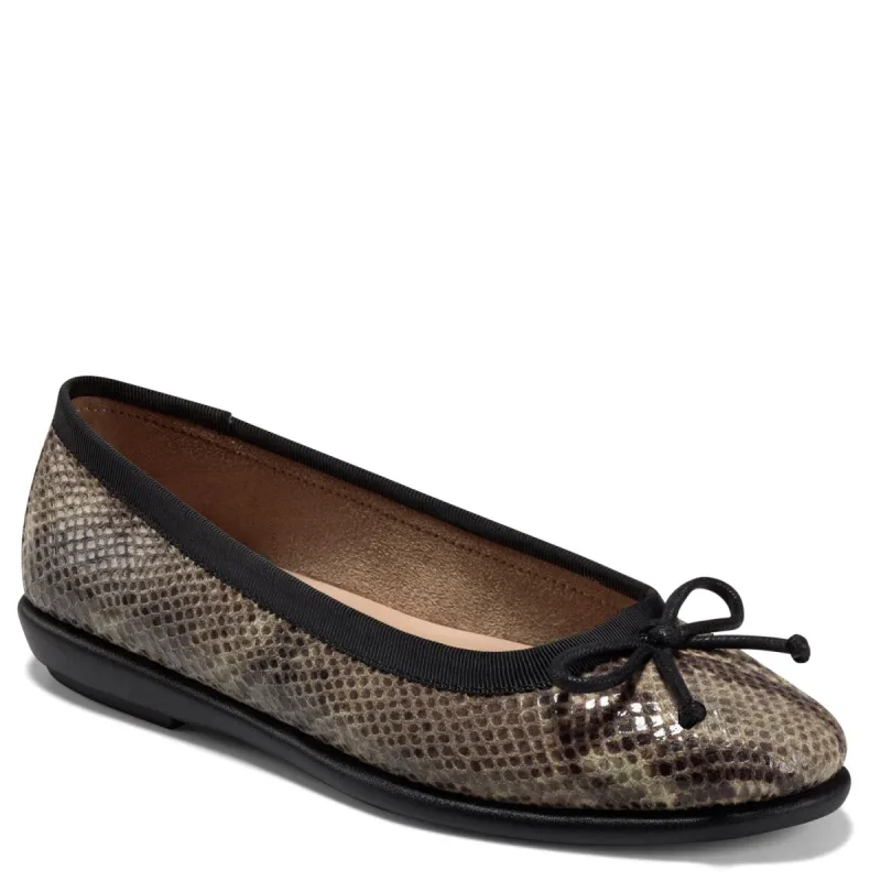 Homebet Flat sold by Lord & Taylor