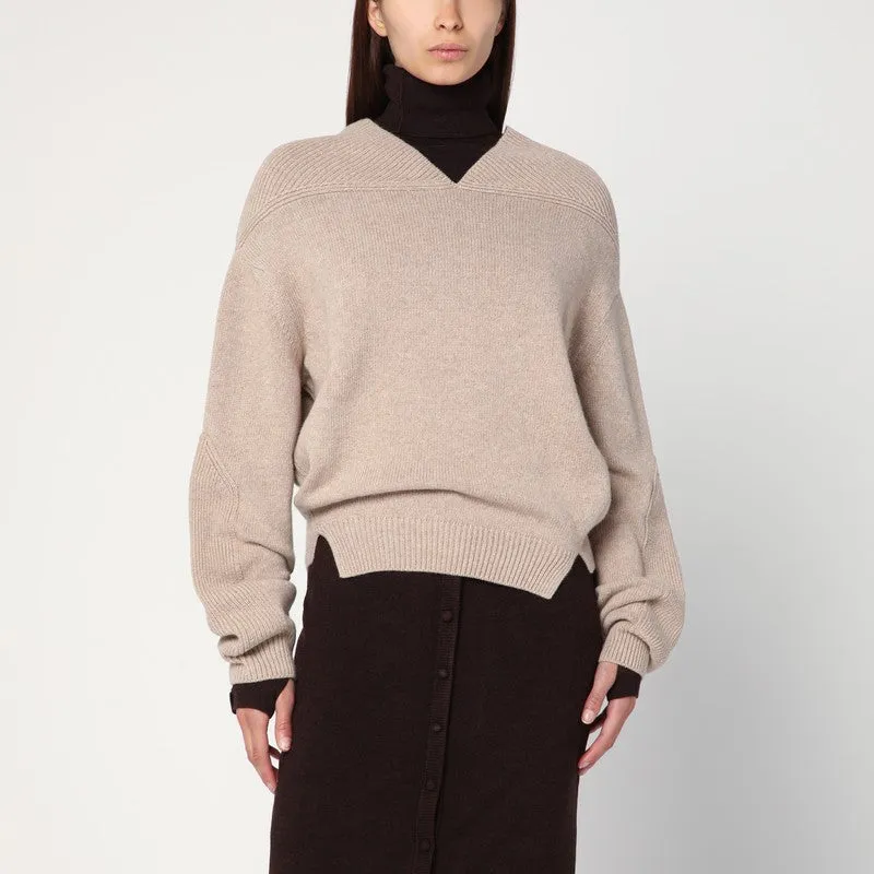 Sand-coloured sweater in wool and cashmere sold by Lord & Taylor