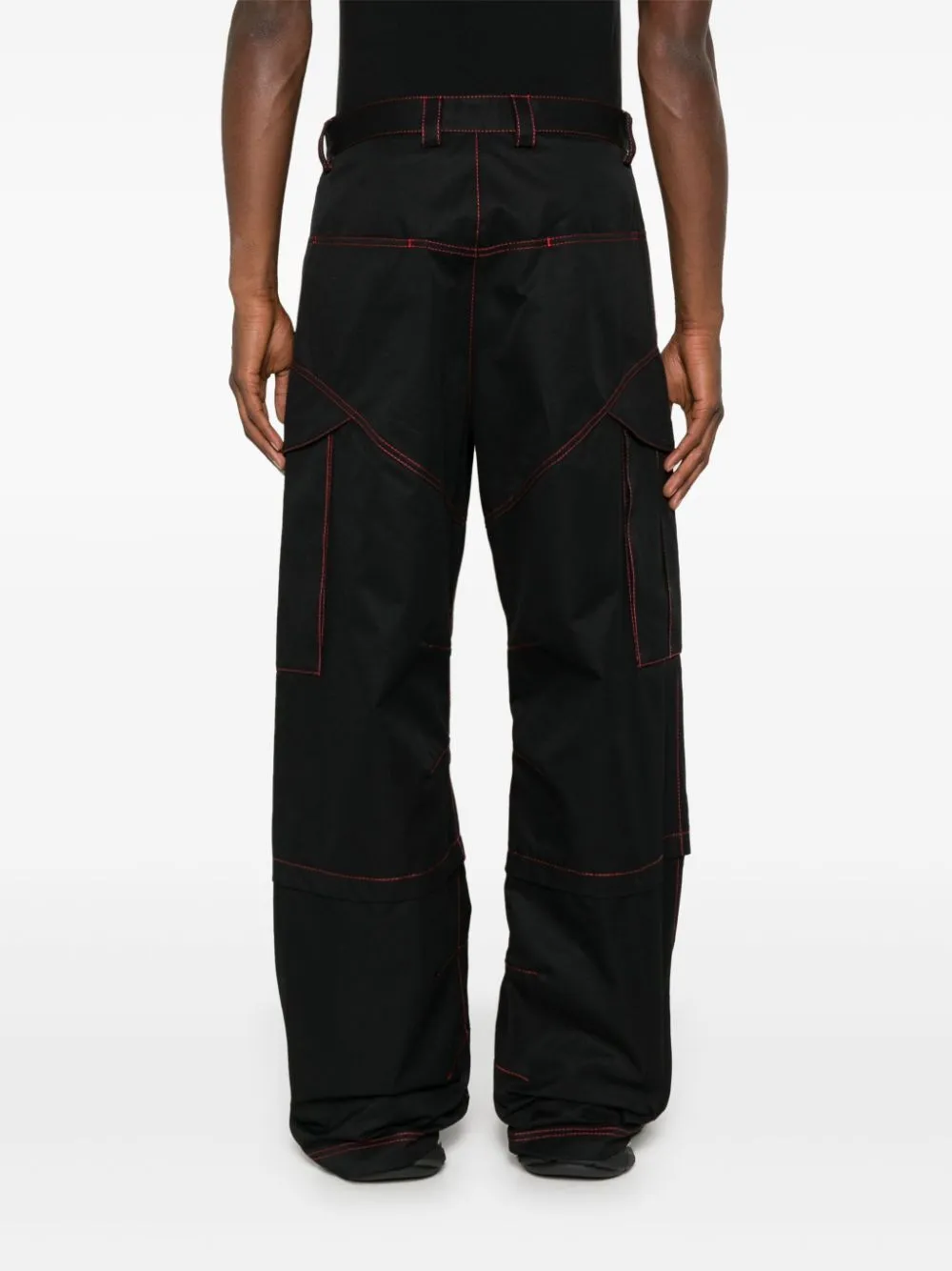 OFF-WHITE CARGO PANTS IN BLACK COTTON.
WIDE FIT.
ZIP AND SNAP CLOSURE.
VELCRO SIDE POCKETS.
RED TOPSTITCHING.
EMBROIDERED OFF-WHITE LOGO IN RED.
ADJUSTABLE BOTTOM WITH PRESS STUDS.
MADE sold by Lord & Taylor product image thumbnail 4