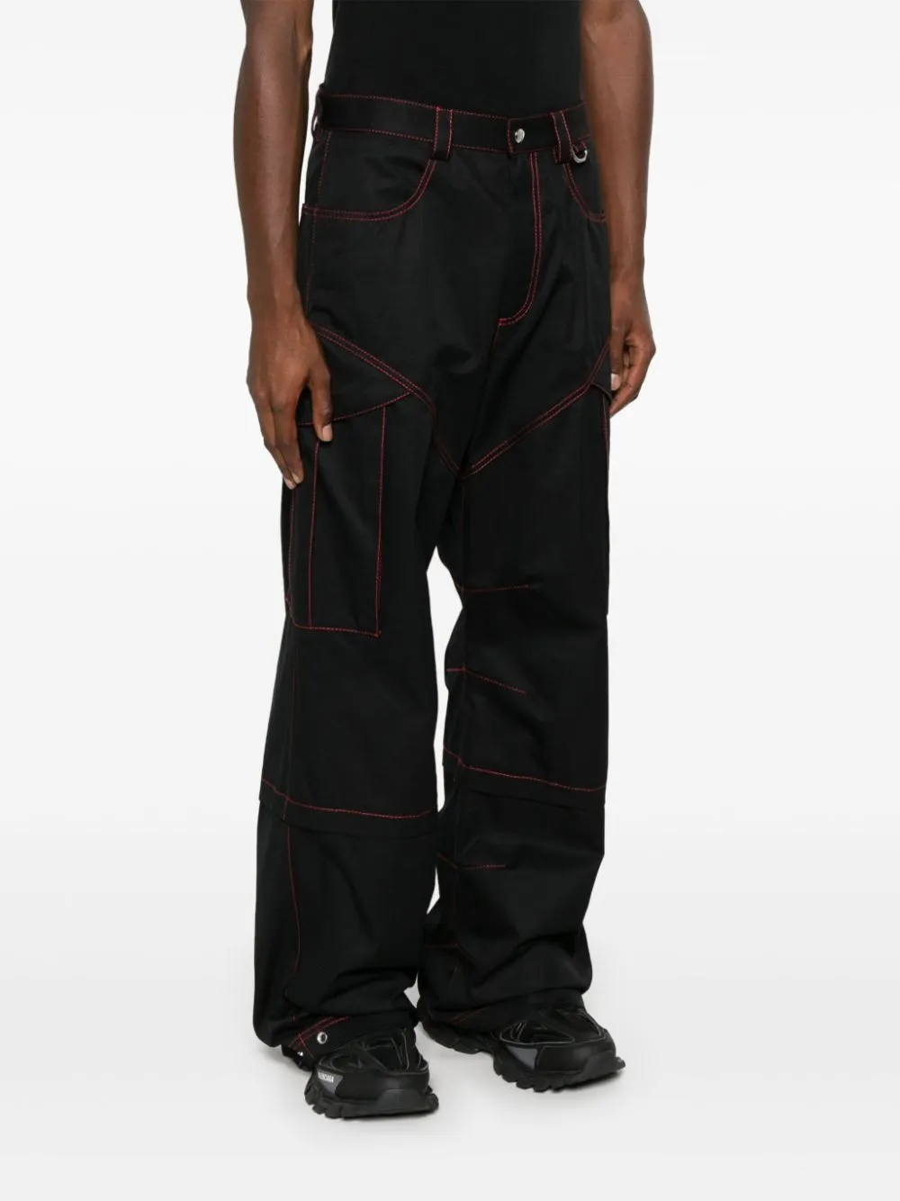 OFF-WHITE CARGO PANTS IN BLACK COTTON.
WIDE FIT.
ZIP AND SNAP CLOSURE.
VELCRO SIDE POCKETS.
RED TOPSTITCHING.
EMBROIDERED OFF-WHITE LOGO IN RED.
ADJUSTABLE BOTTOM WITH PRESS STUDS.
MADE sold by Lord & Taylor product image thumbnail 3