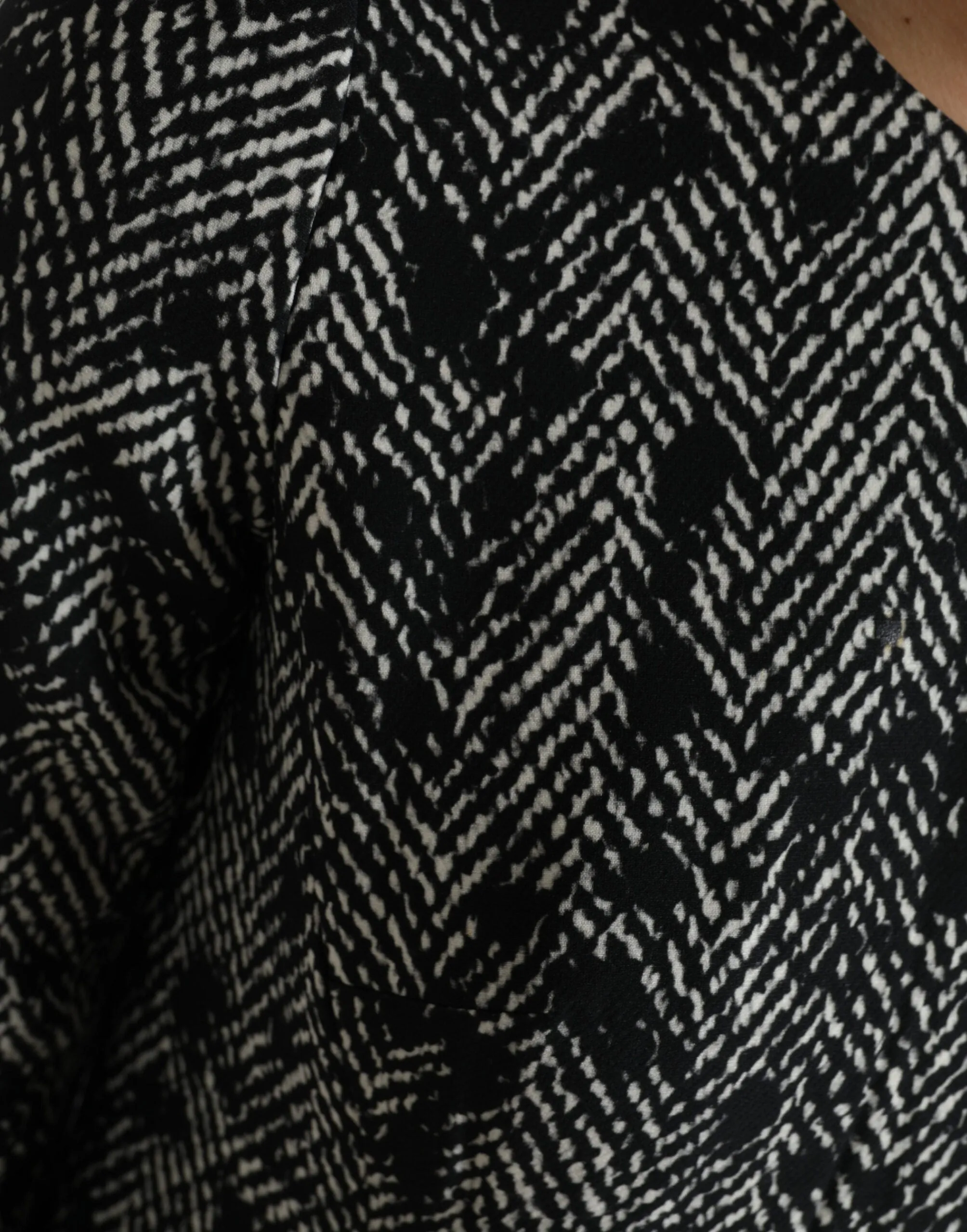 Black Chevron Polyester Shift Mini Dress sold by Lord & Taylor product image thumbnail 4