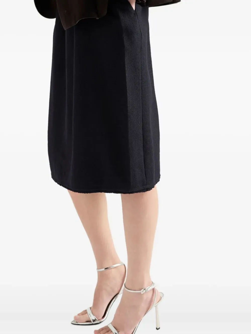 SURE! THE TRANSLATION OF "GONNA MIDI IN LANA CHEVRON" FROM ITALIAN (IT) TO ENGLISH (EN) IS: "CHEVRON WOOL MIDI SKIRT". sold by Lord & Taylor product image thumbnail 4