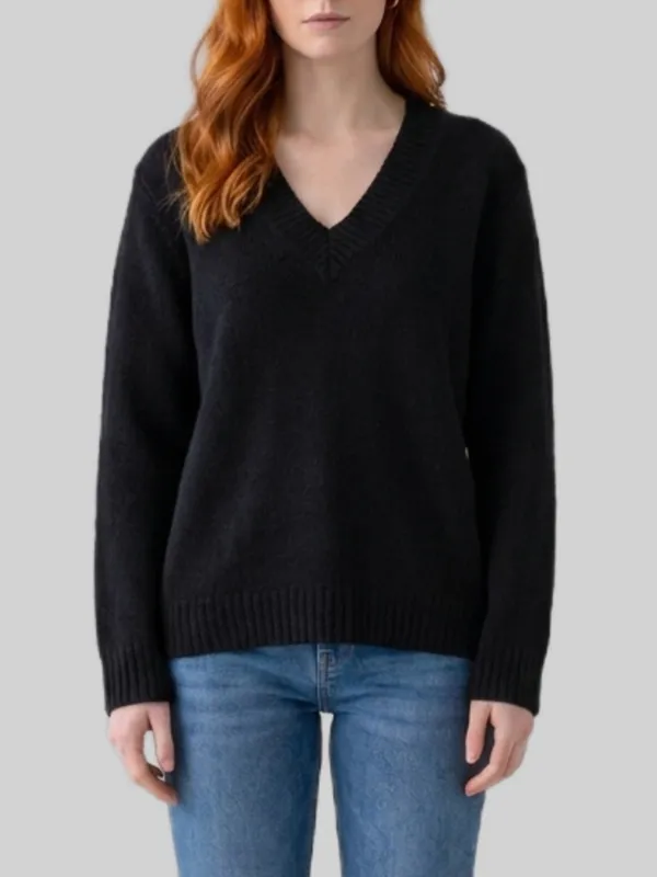 BLACK LEONA SWEATER made by Lisa Yang