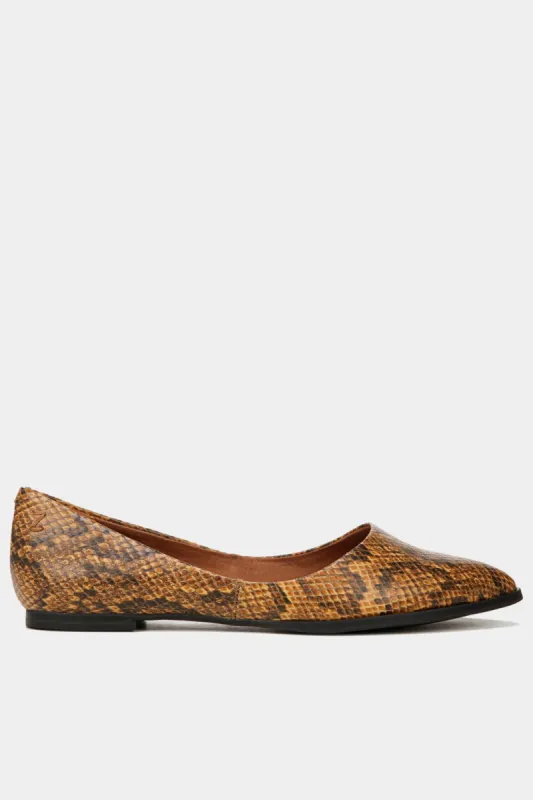 Hill-2 Skimmer Flat sold by Lord & Taylor