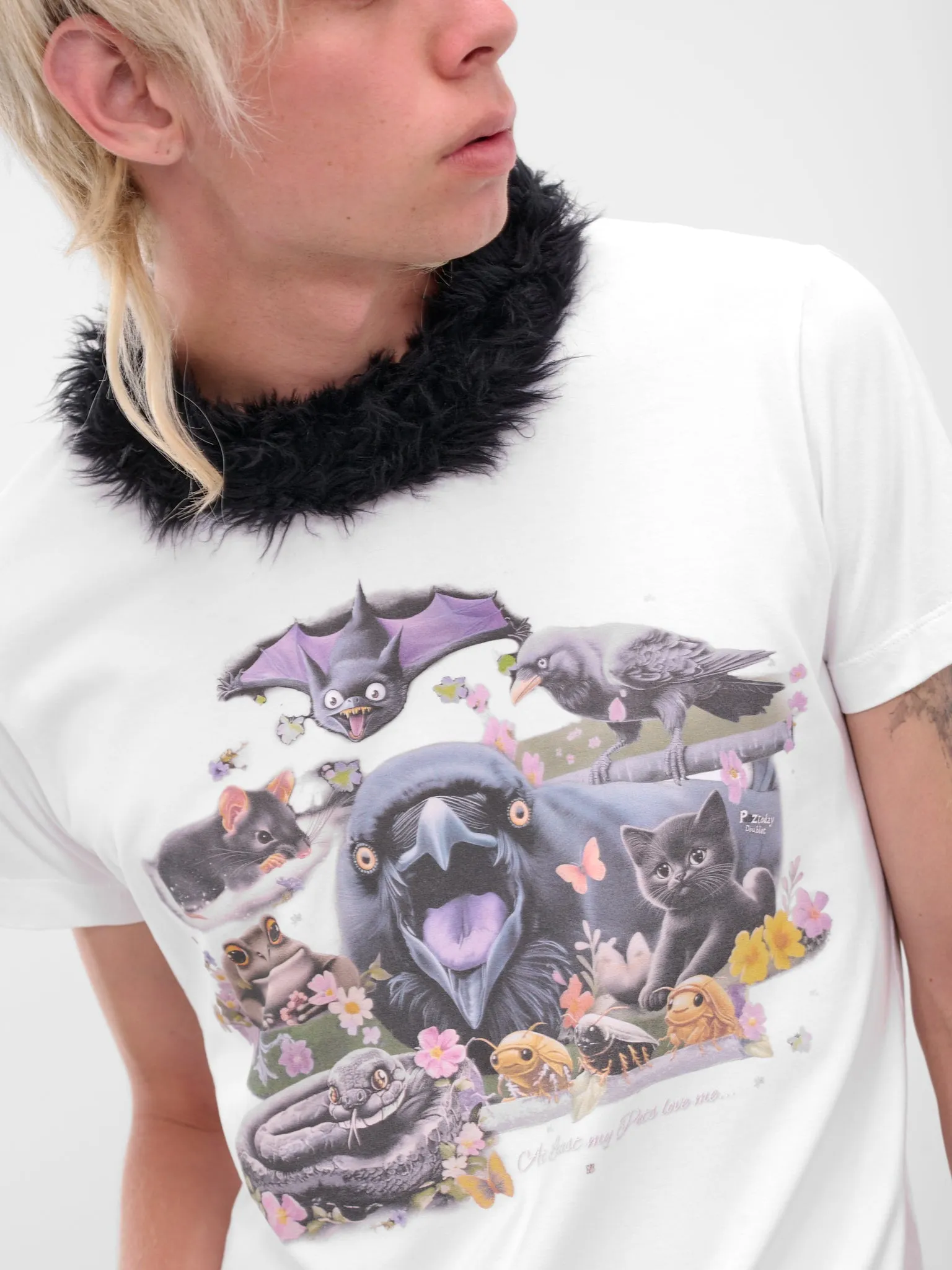 White Fur Trim Graphic Tee (25AW52CS407-WHITE) sold by lorenzo product image thumbnail 5