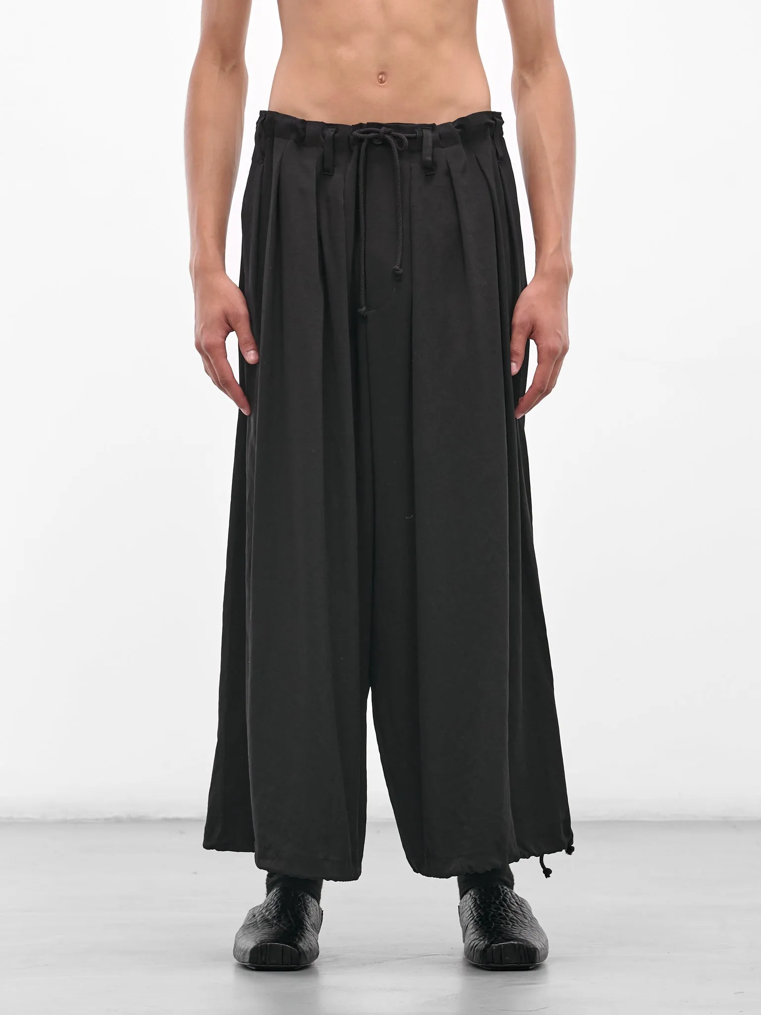 Black Wide Tuxedo Balloon Pants (HL-P14-500-1-BLACK) sold by lorenzo