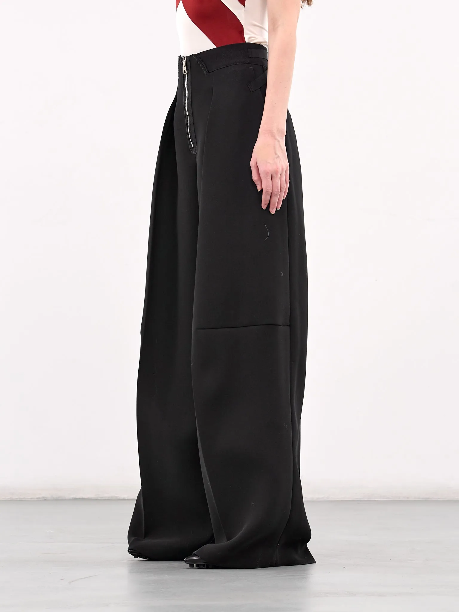 The Crepe Pants (25-33-F-PA187-C081-BLACK) sold by lorenzo product image thumbnail 2