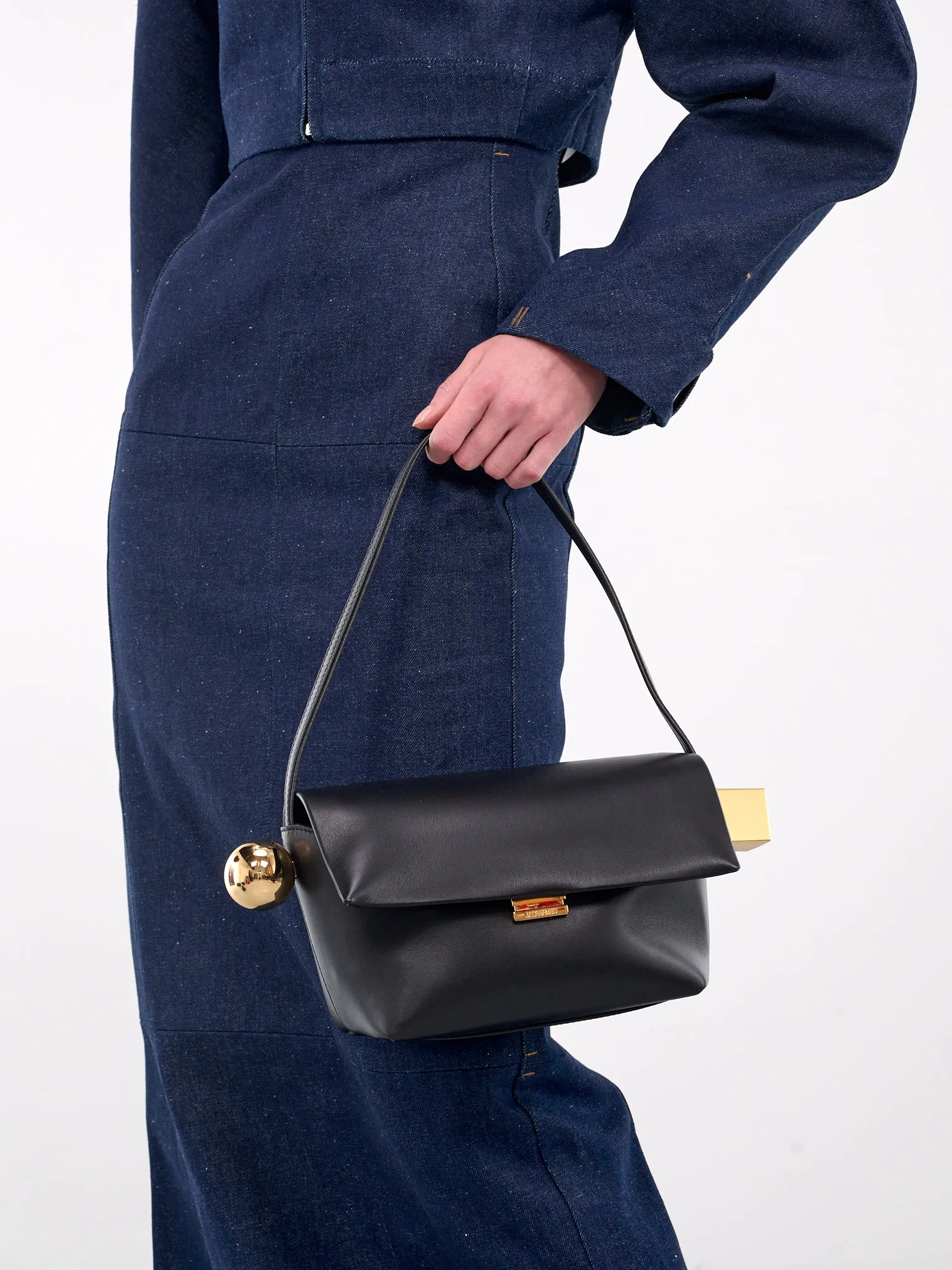 The Rond Carré (243BA383-3171-BLACK) sold by lorenzo product image thumbnail 5