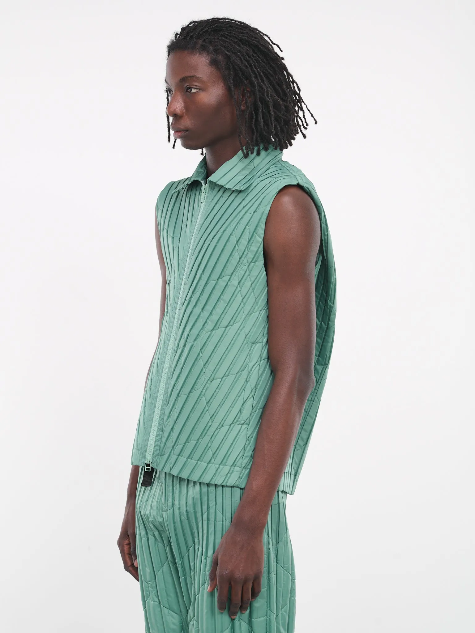 Padded Pleats Vest (HP38FE319-62-GREEN) sold by lorenzo product image thumbnail 2