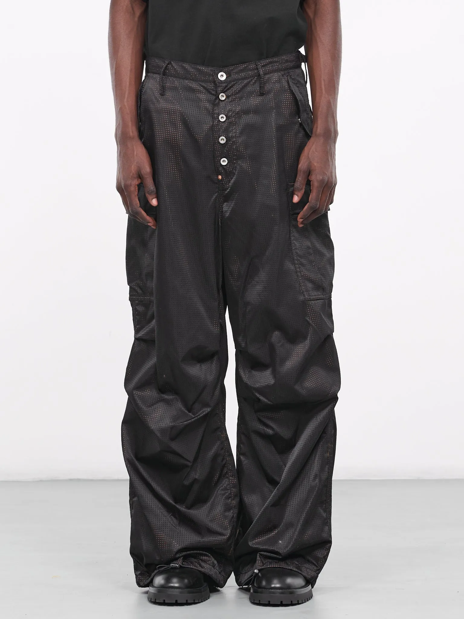 Nylon Cargo Pants (23AWPT12-BLACK) sold by lorenzo
