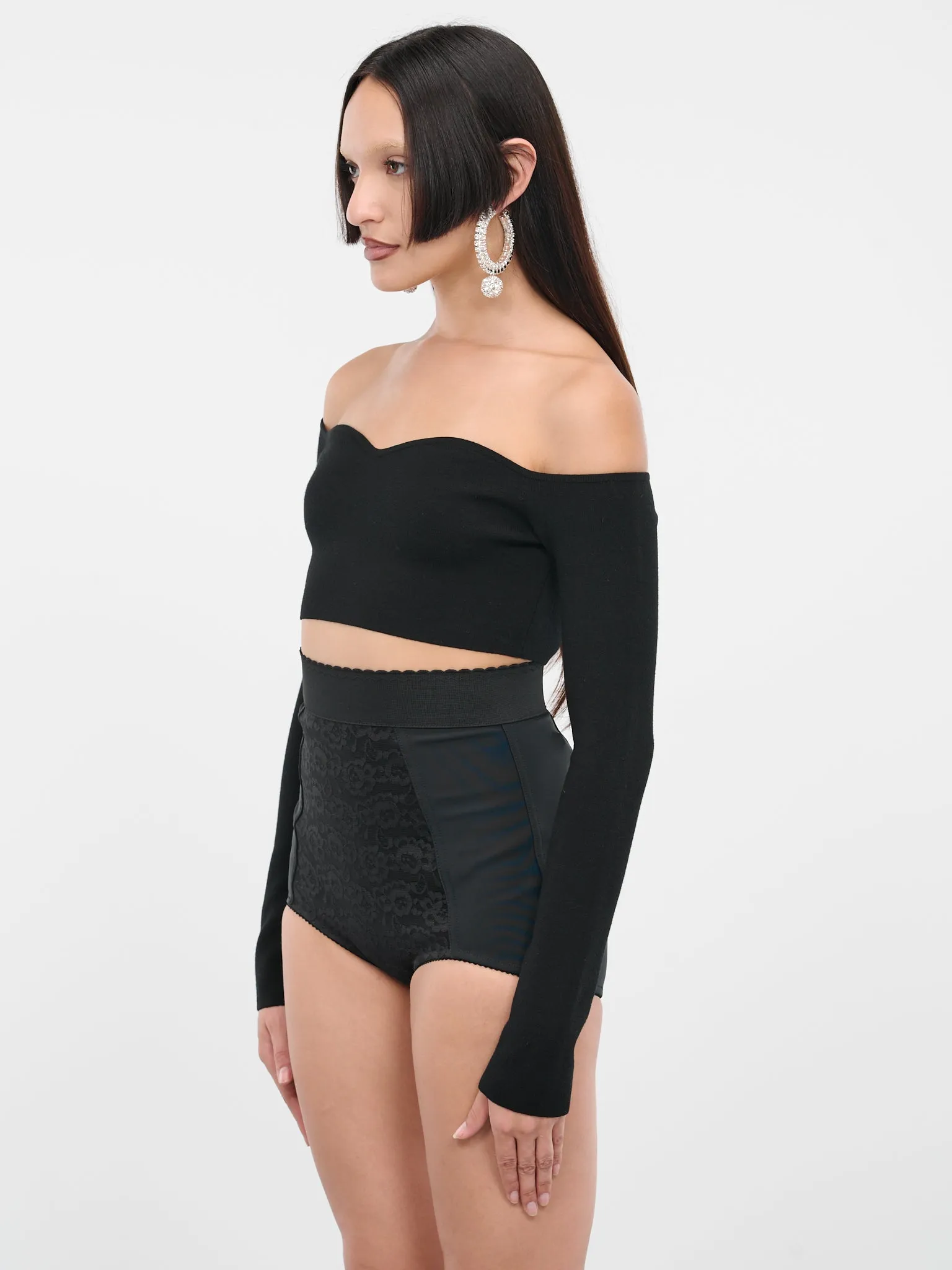 Sweetheart Knit Crop Top (AMPUO15ML0528-U9000-BLACK) sold by lorenzo product image thumbnail 2